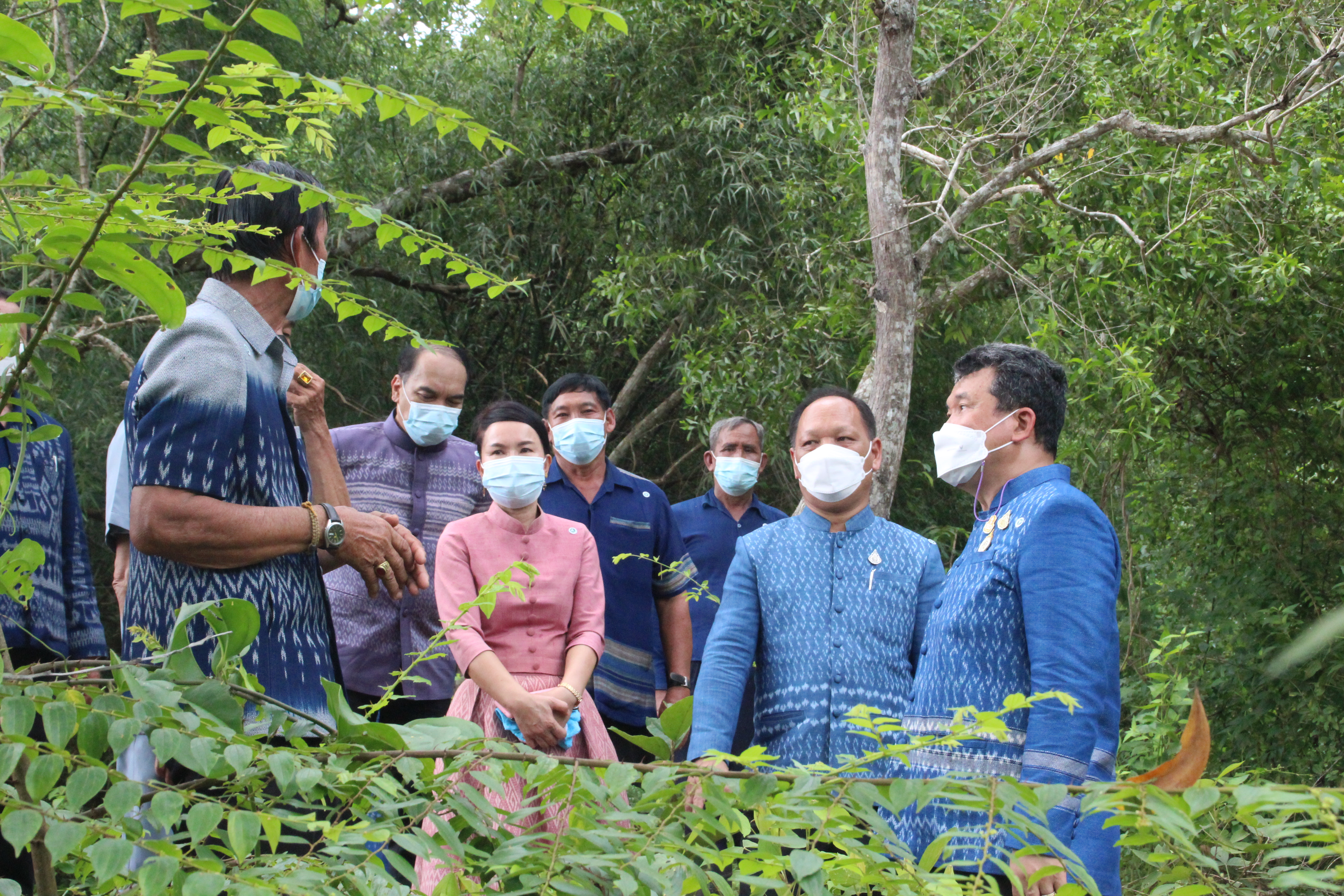 อธิบดี พช. และประธานสภาสตรีแห่งชาติในพระบรมราชินูปถัมภ์  เปิดโครงการพัฒนาผลิตภัณฑ์ผ้าและเครื่องแต่งกายให้เป็น Premium OTOP