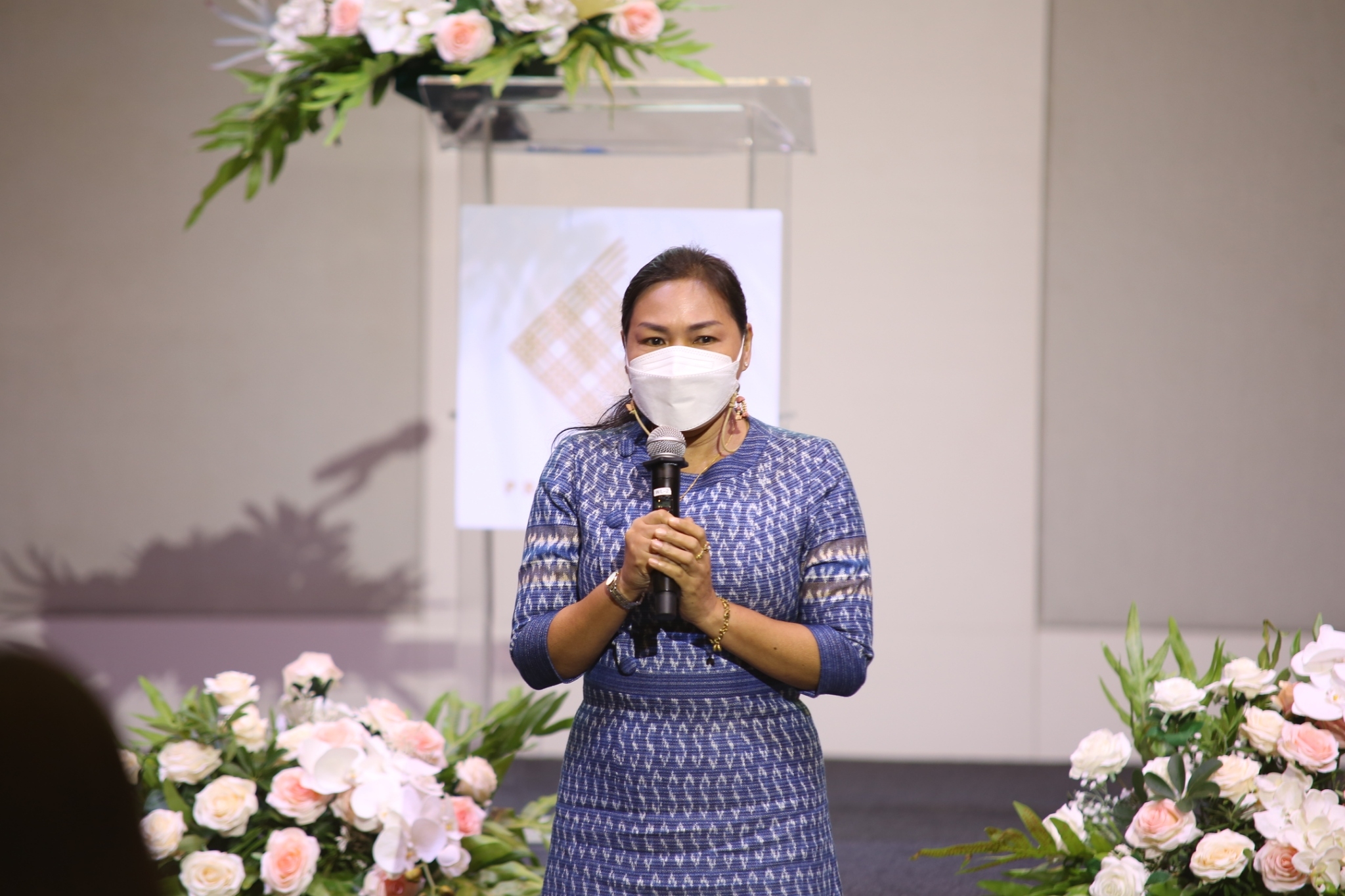 พช.สกลนคร นำผู้ประกอบการพบผู้เชี่ยวชาญด้านผ้าไทย