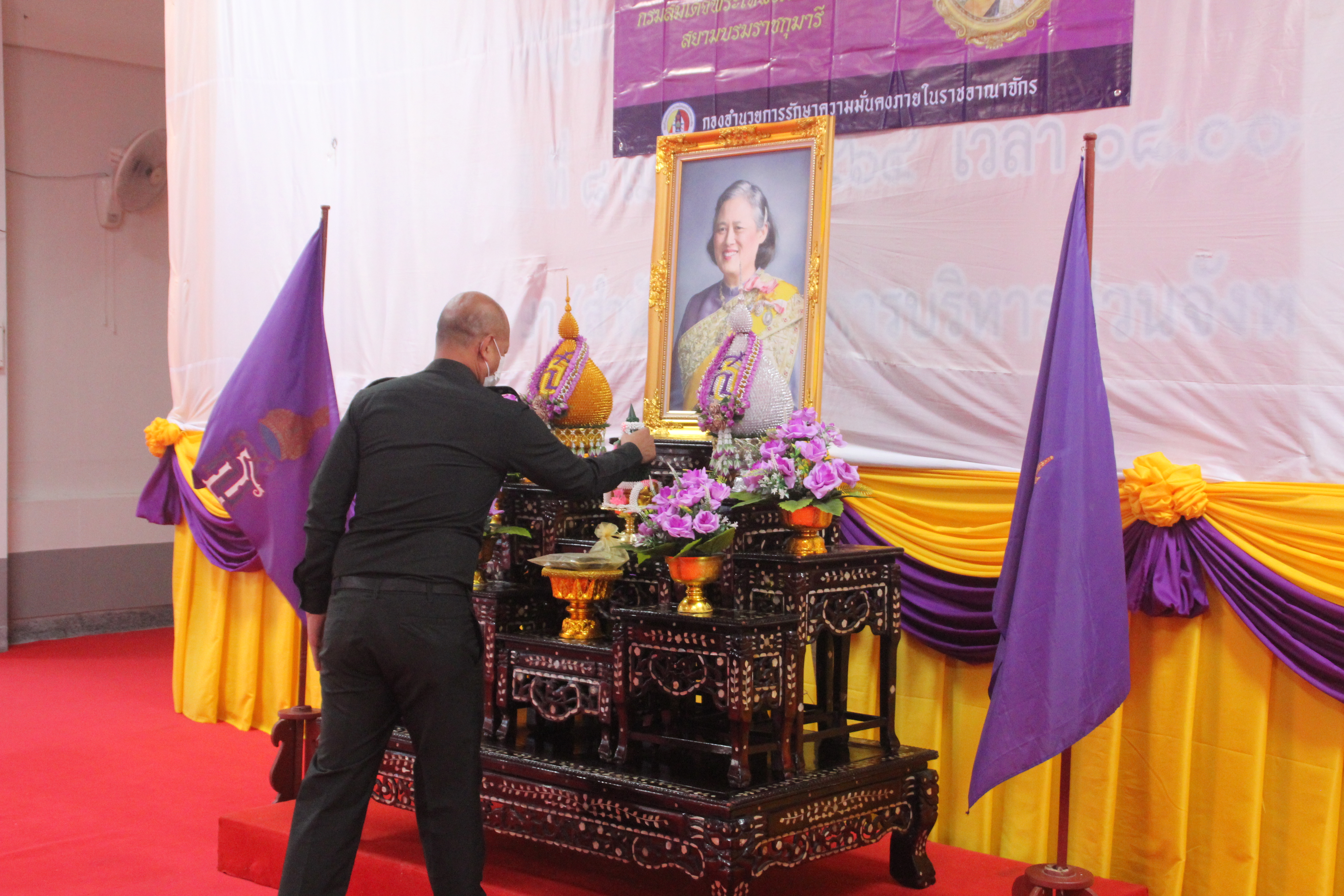 พช.สกลนคร : รับมอบเมล็ดพันธ์ผักพระราชทาน