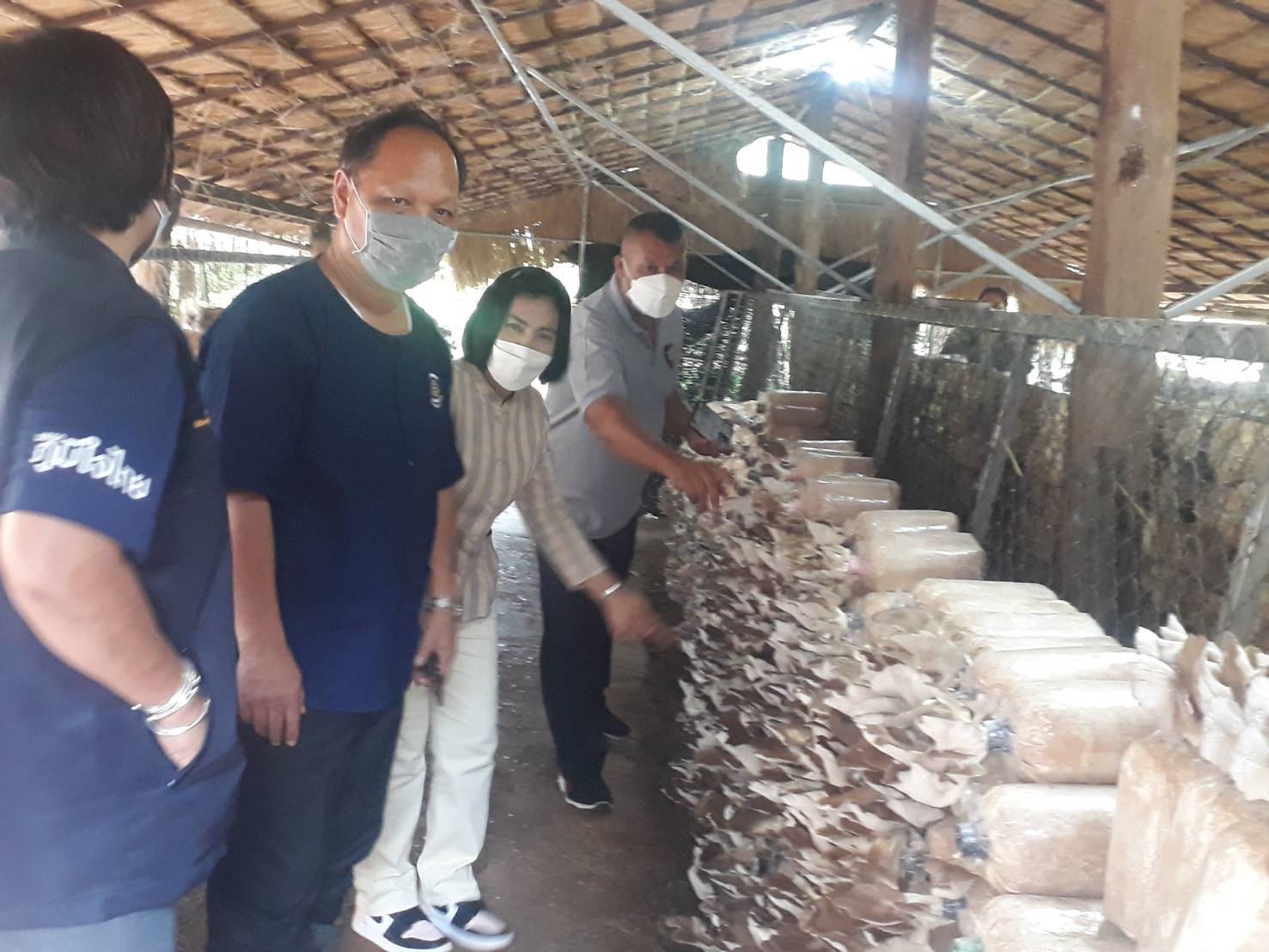 พจ.สกลนคร : ติดตามและสนับสนุนการดำเนินงานศูนย์ผู้นำจิตอาสาพัฒนาชุมชน