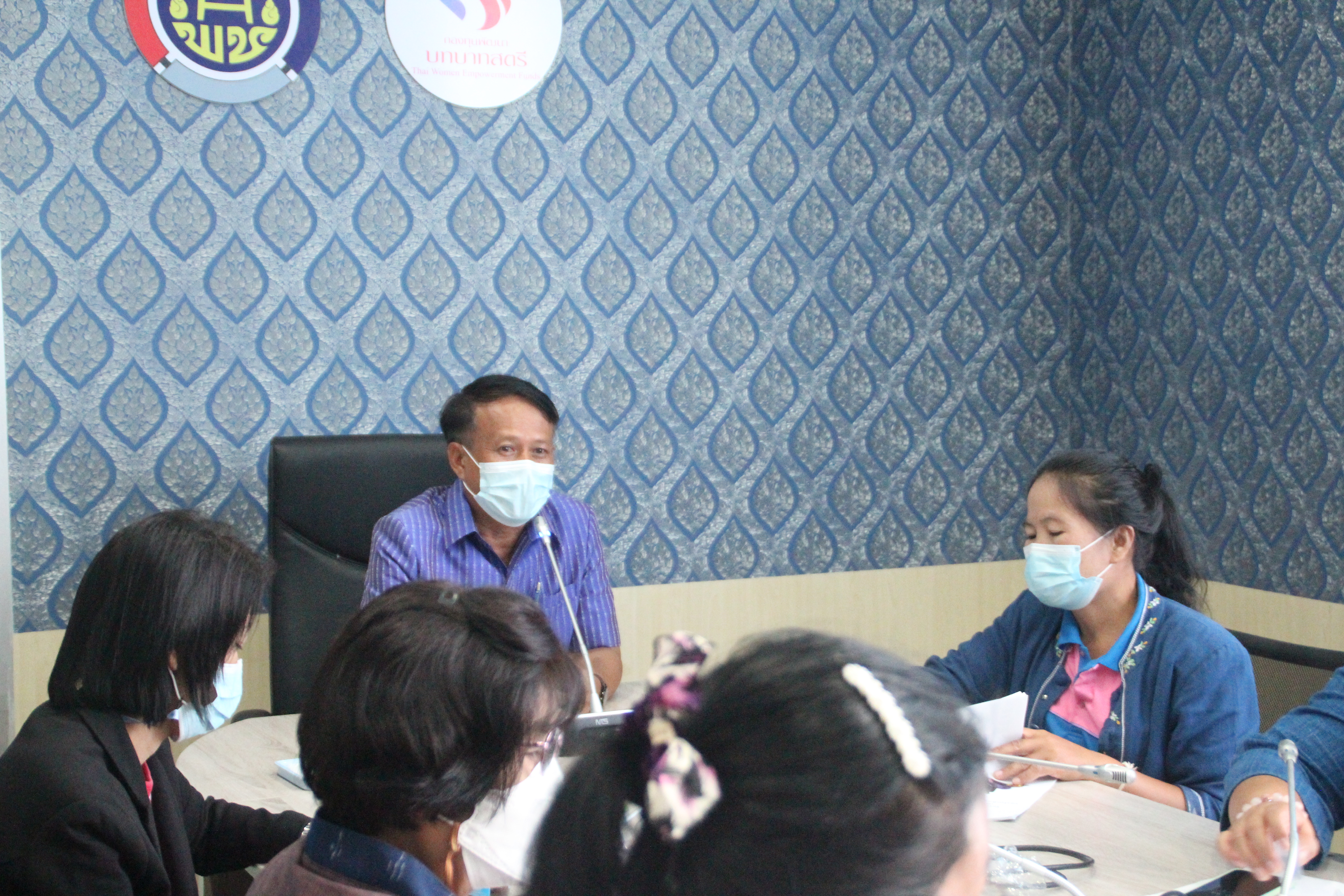 พช.สกลนคร : ดำเนินโครงการพัฒนาผลิตภัณฑ์ OTOP ไทย สู้ภัย COVID -19