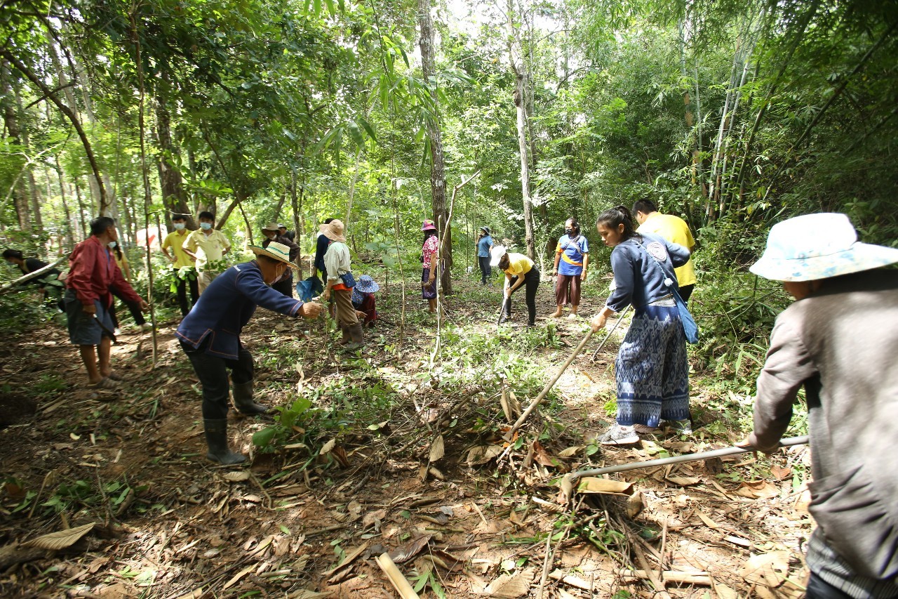 พจ.สกลนคร : ร่วมกิจกรรมจิตอาสาเอามื้อสามัคคี ณ บ้านดอนกอย