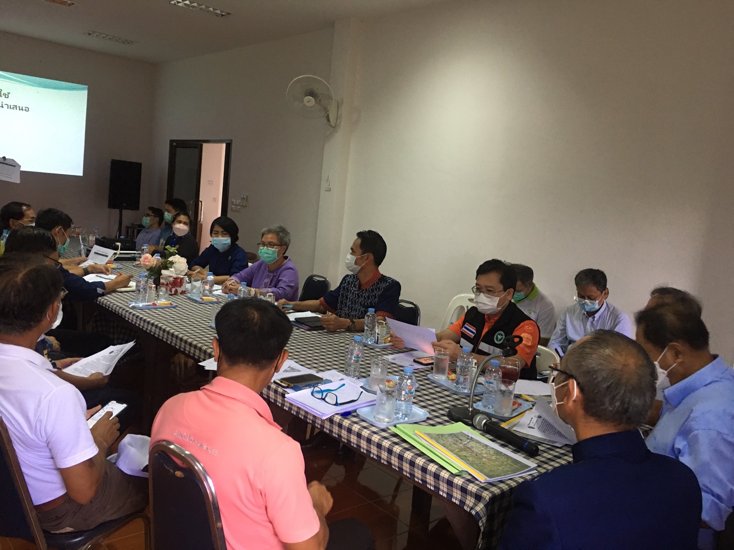 พช.สกลนคร : ร่วมประชุมขับเคลื่อนโครงการ “ฟาร์มประชารัฐ” จังหวัดสกลนคร