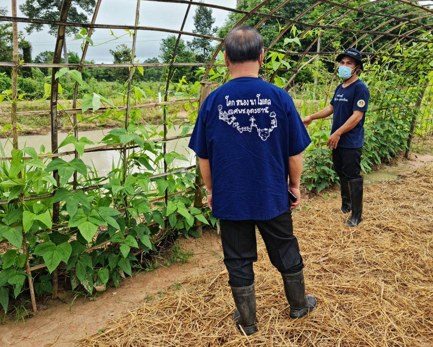 พจ.สกลนคร : ติดตามและสนับสนุนการดำเนินงานศูนย์ผู้นำจิตอาสาพัฒนาชุมชน
