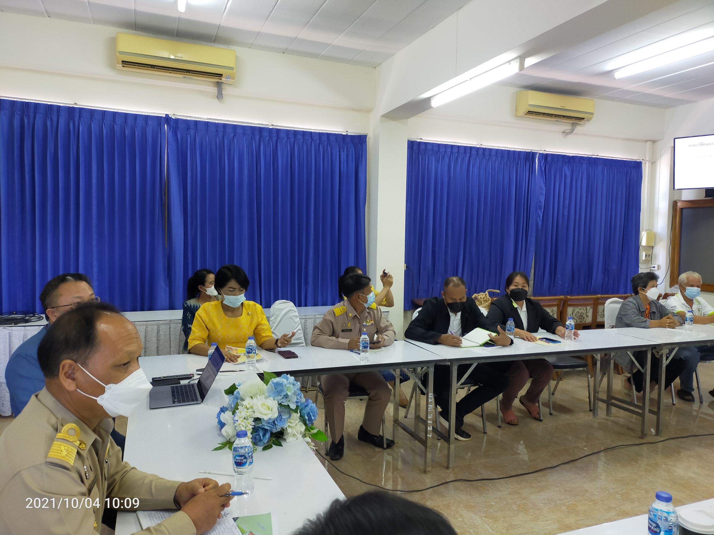พจ.สกลนคร : ประชุมหารือการดำเนินงาน “ตลาดพอใจ เกษตรอินทรีย์”