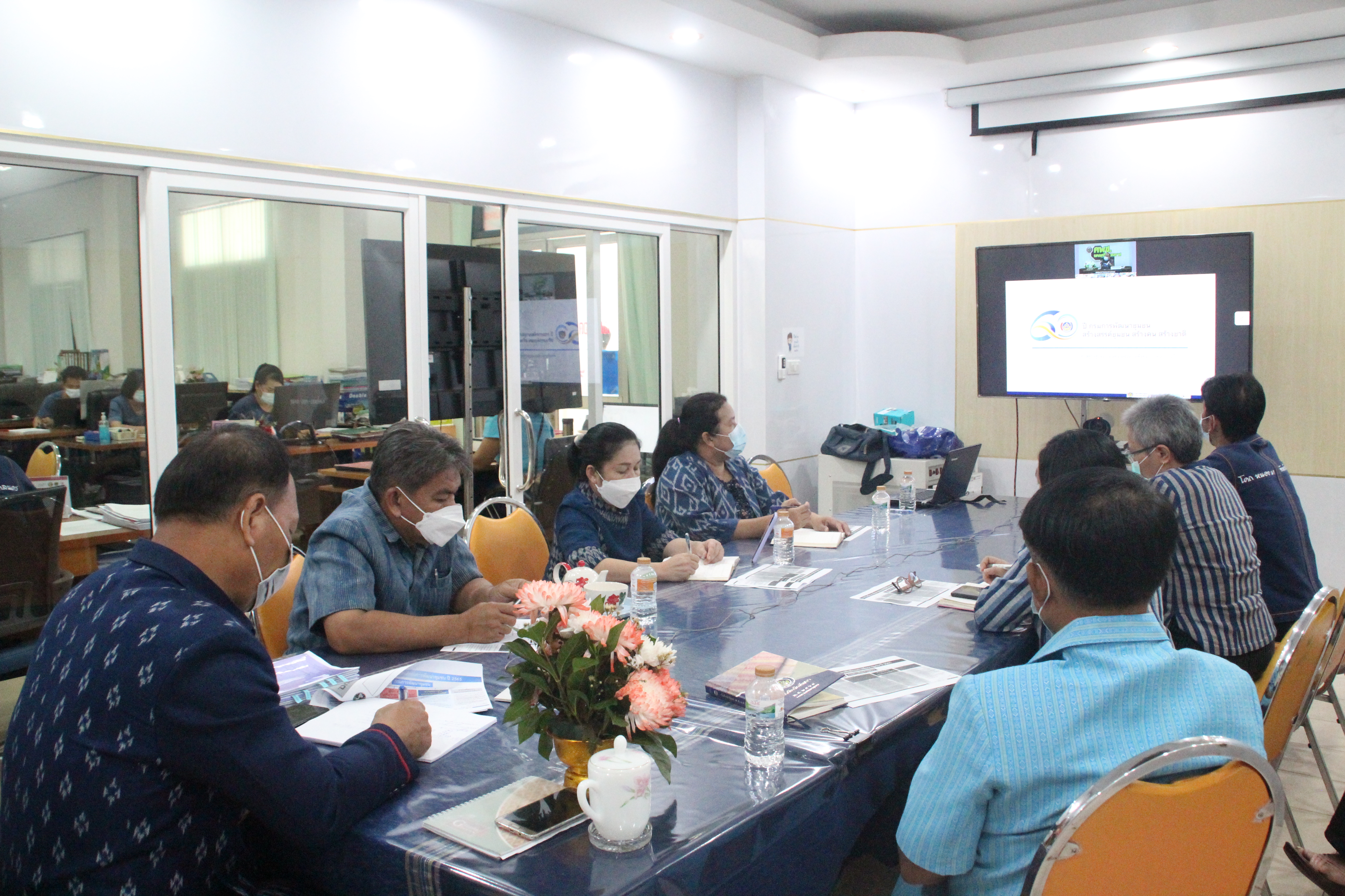 พช.สกลนคร : ร่วมประชุมมอบนโยบายการขับเคลื่อนงานพัฒนาชุมชน ประจำปี 2565