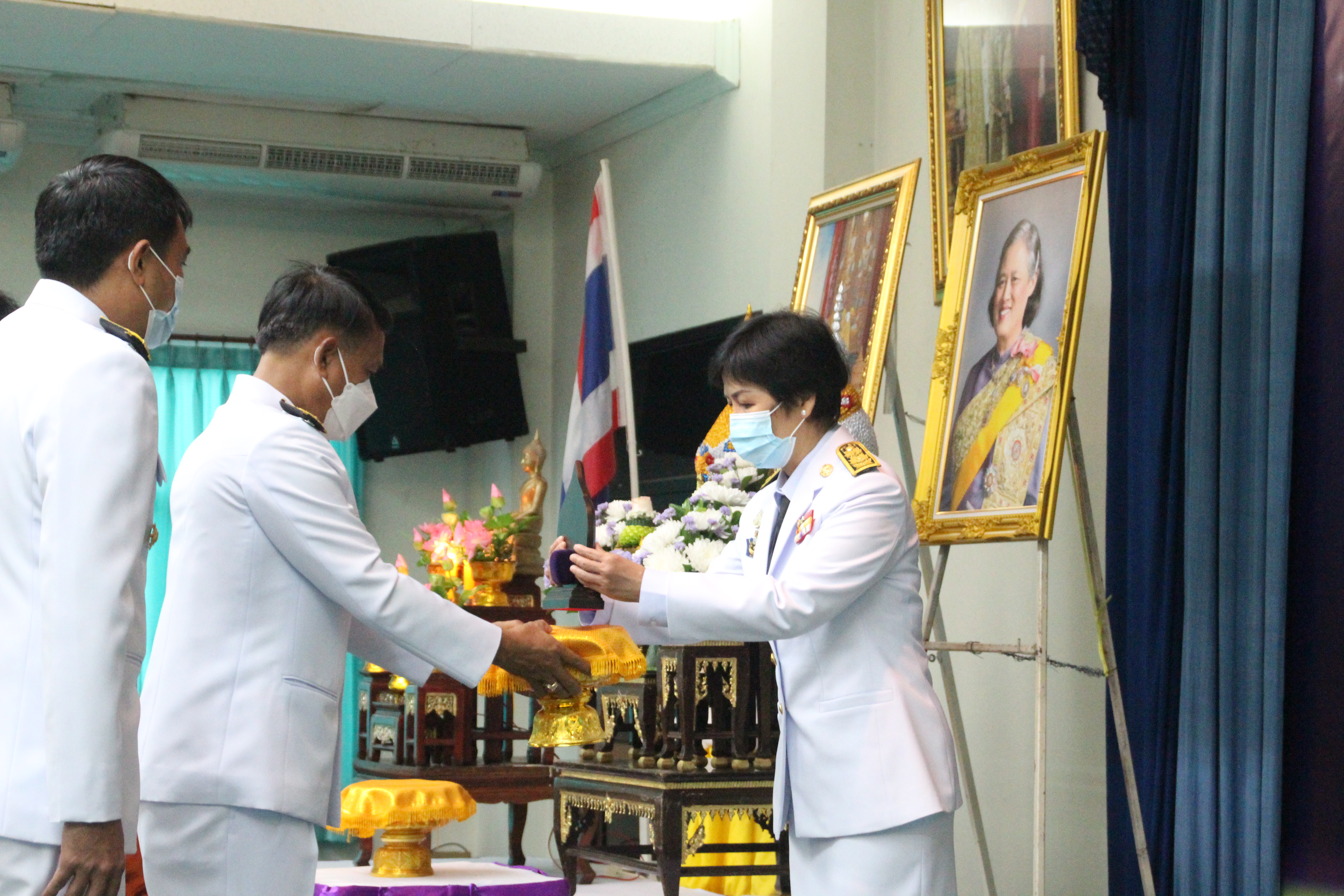 จังหวัดสกลนคร : จัดงานมหกรรมรวมพลังคนดีแห่งแผ่นดินและเชิดชูเกียรติกิจกรรมเครือข่ายพัฒนาชุมชนดีเด่น ประจำปี 2564