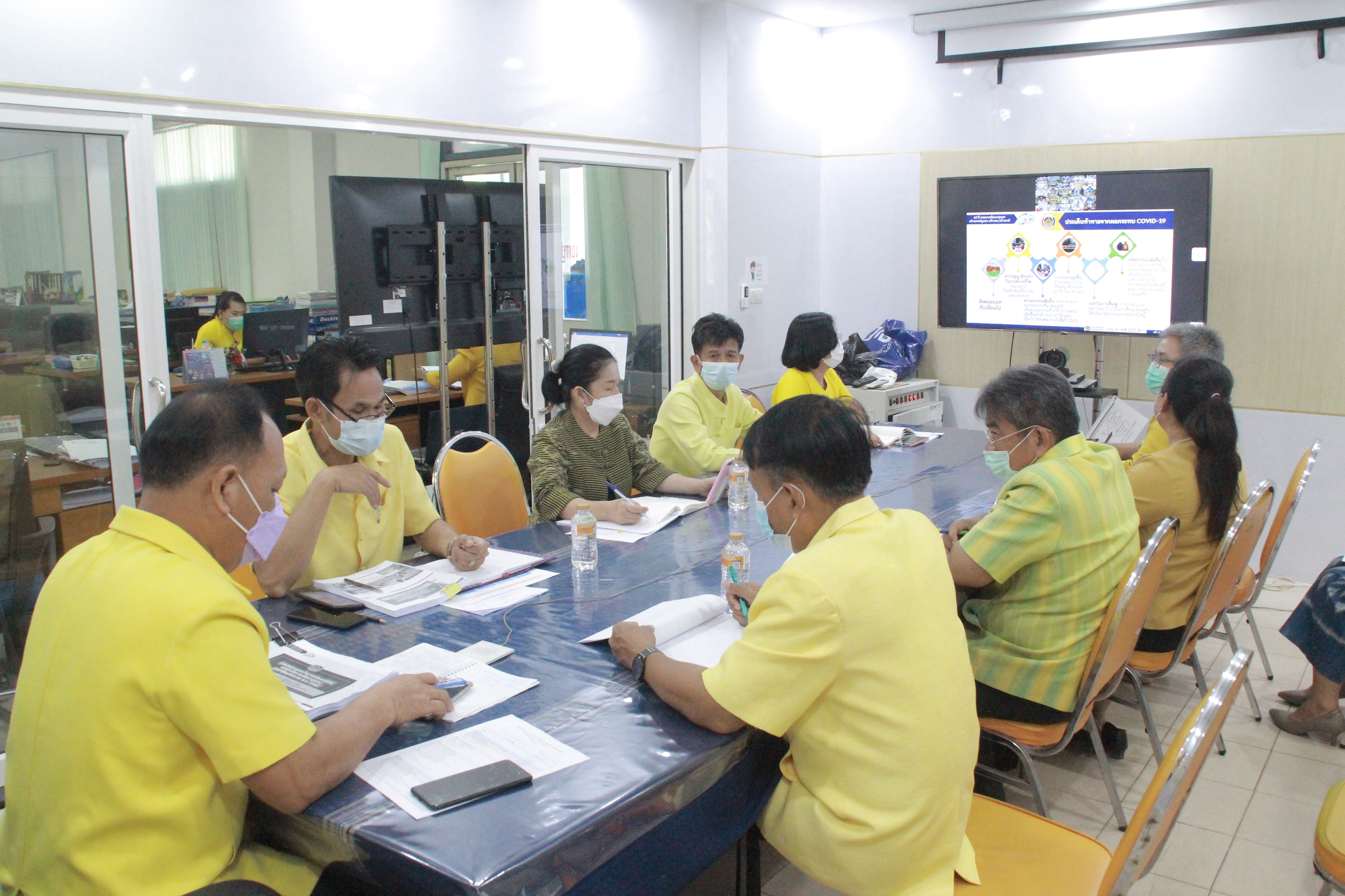 พช.สกลนคร : ร่วมประชุมมอบนโยบายและแนวทางการดำเนินงานพัฒนาชุมชน ปีงบประมาณ 2565