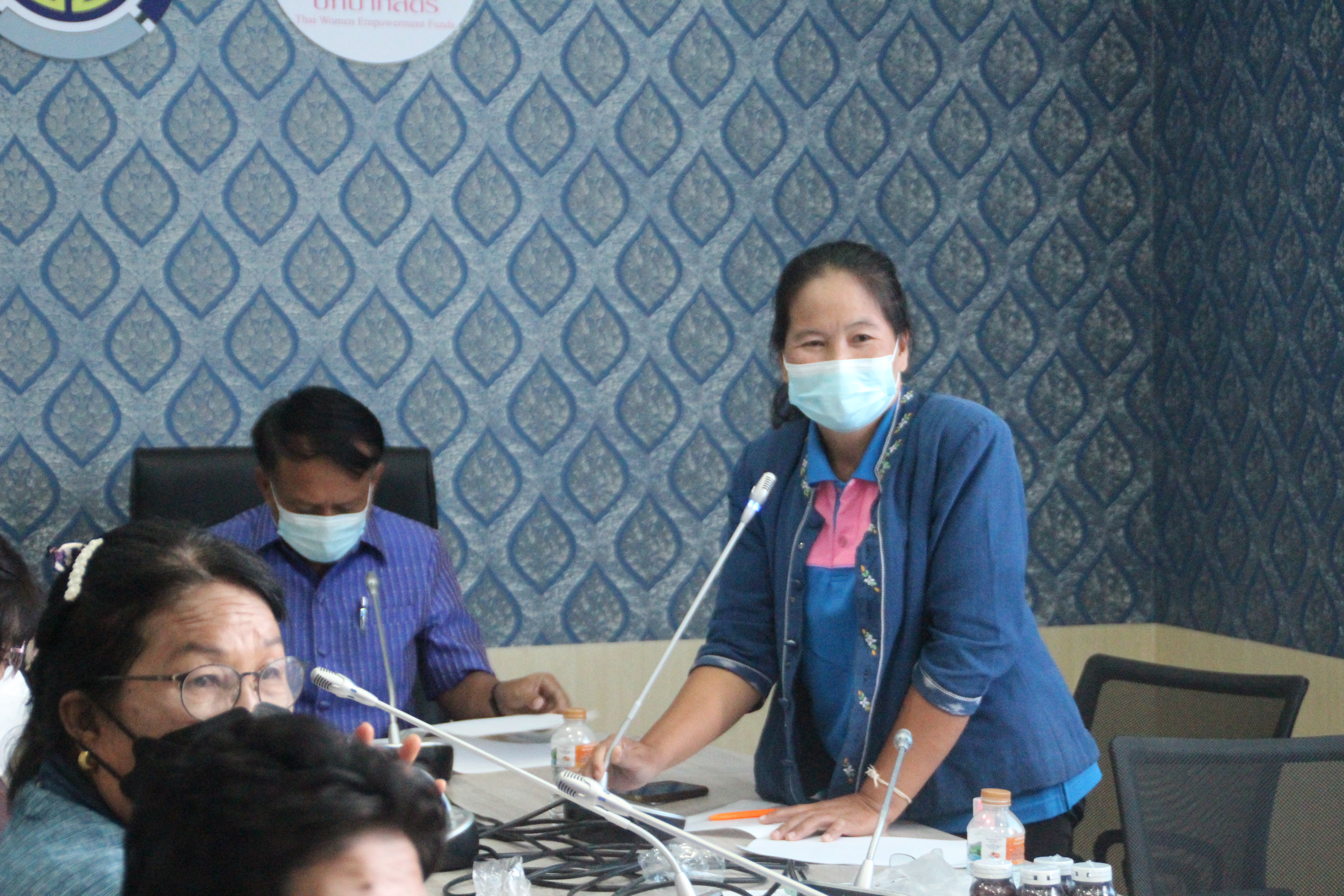 พช.สกลนคร : ดำเนินโครงการพัฒนาผลิตภัณฑ์ OTOP ไทย สู้ภัย COVID -19