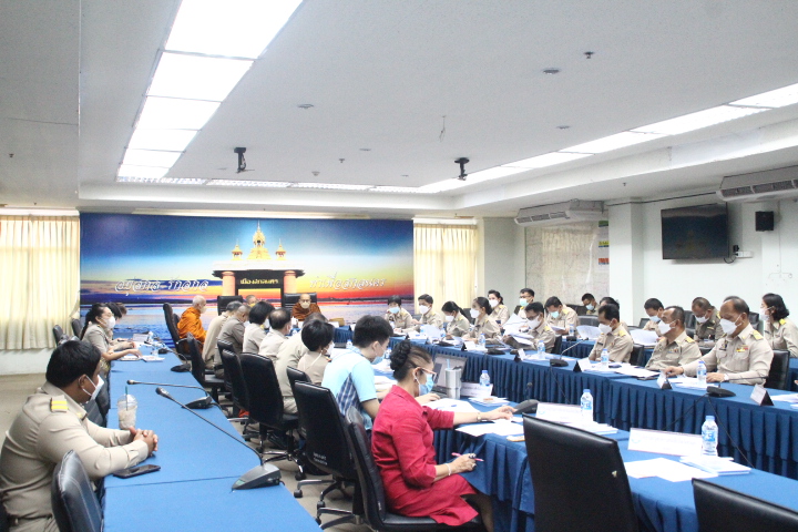 พจ.สกลนคร : ร่วมประชุมเตรียมการจัดพิธีทอผ้าป่าสนับสนุนทุนเล่าเรียนหลวง สำหรับพระสงฆ์ไทย จังหวัดสกลนคร