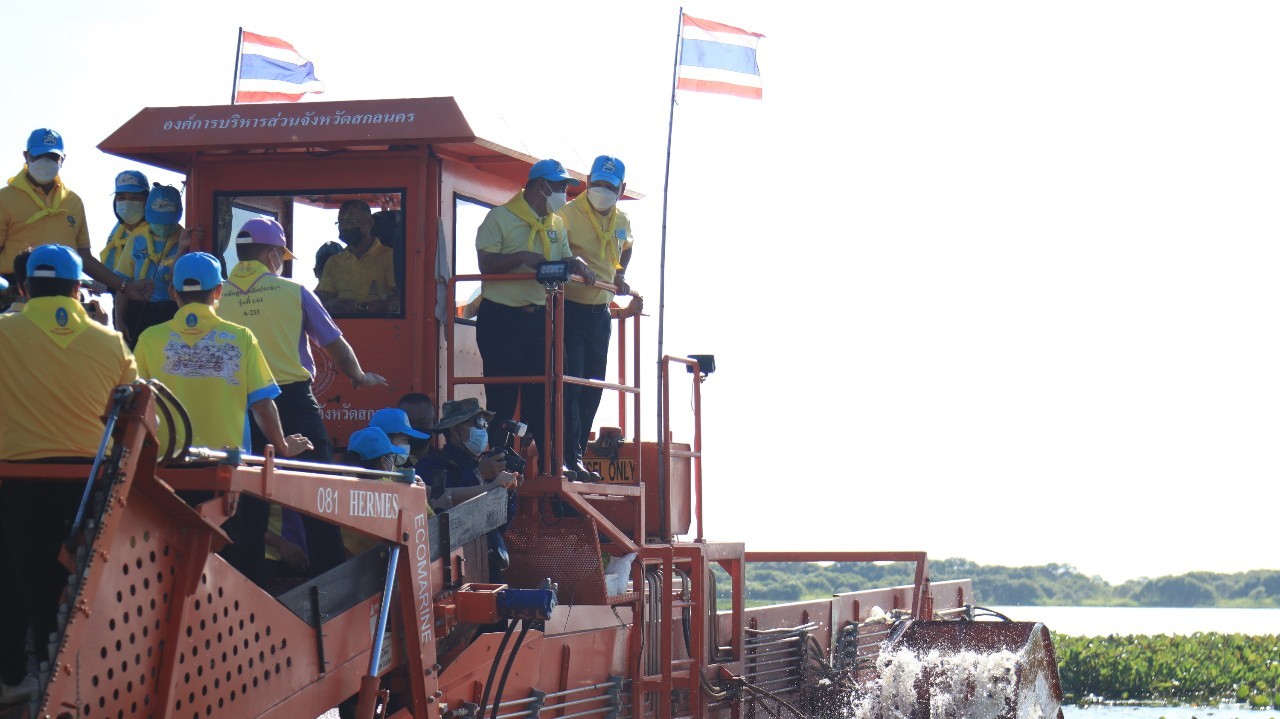 พช.สกลนคร : ผู้ว่าฯ จุรีรัตน์ พาขับเคลื่อนโครงการ “ชาวสกลนคร รักหนองหาร”