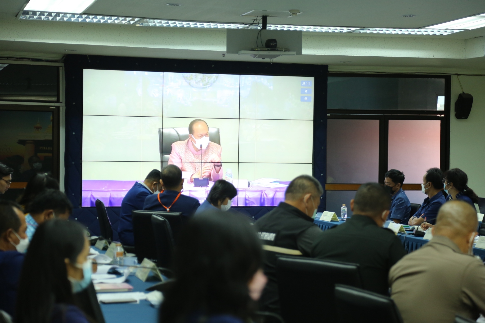 พช.สกลนคร : ร่วมประชุมขับเคลื่อนการขจัดความยากจนและพัฒนาคนทุกช่วงวัยอย่างยั่งยืน ตามหลักปรัชญาของเศรษฐกิจพอเพียง ผ่านระบบวีดีทัศน์ทางไกล (VCS)