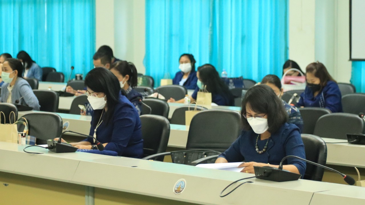 พช. สกลนคร : รองฯ วิฑูรย์ มอบนโยบายขับเคลื่อนยุทธศาสตร์จังหวัดสกลนครเชื่อมโยงงานพัฒนาชุมชน