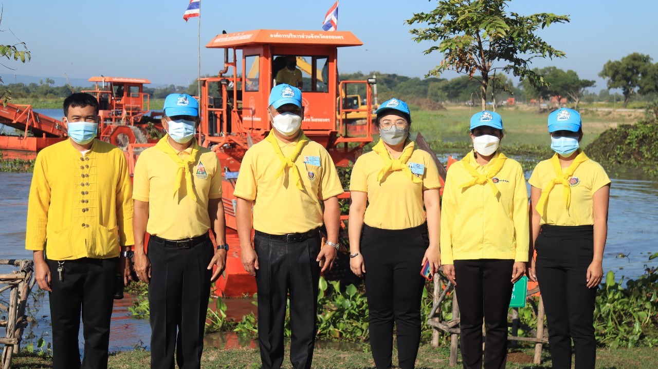 พช.สกลนคร : ผู้ว่าฯ จุรีรัตน์ พาขับเคลื่อนโครงการ “ชาวสกลนคร รักหนองหาร”