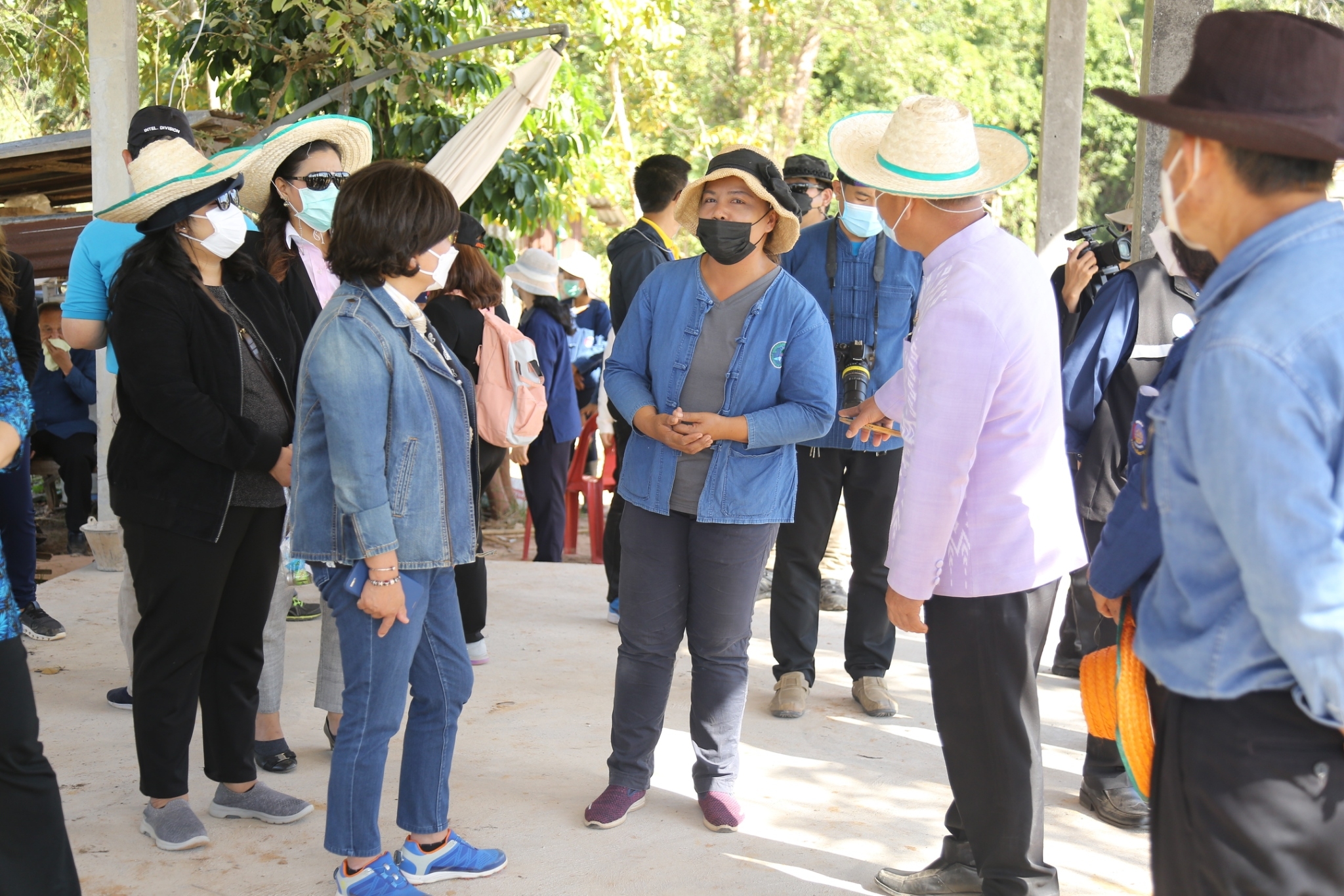 พช.สกลนคร : ที่ปรึกษาประธาน ป.ป.ช. ลงพื้นที่สังเกตการณ์ “โคก หนอง นา โมเดล”