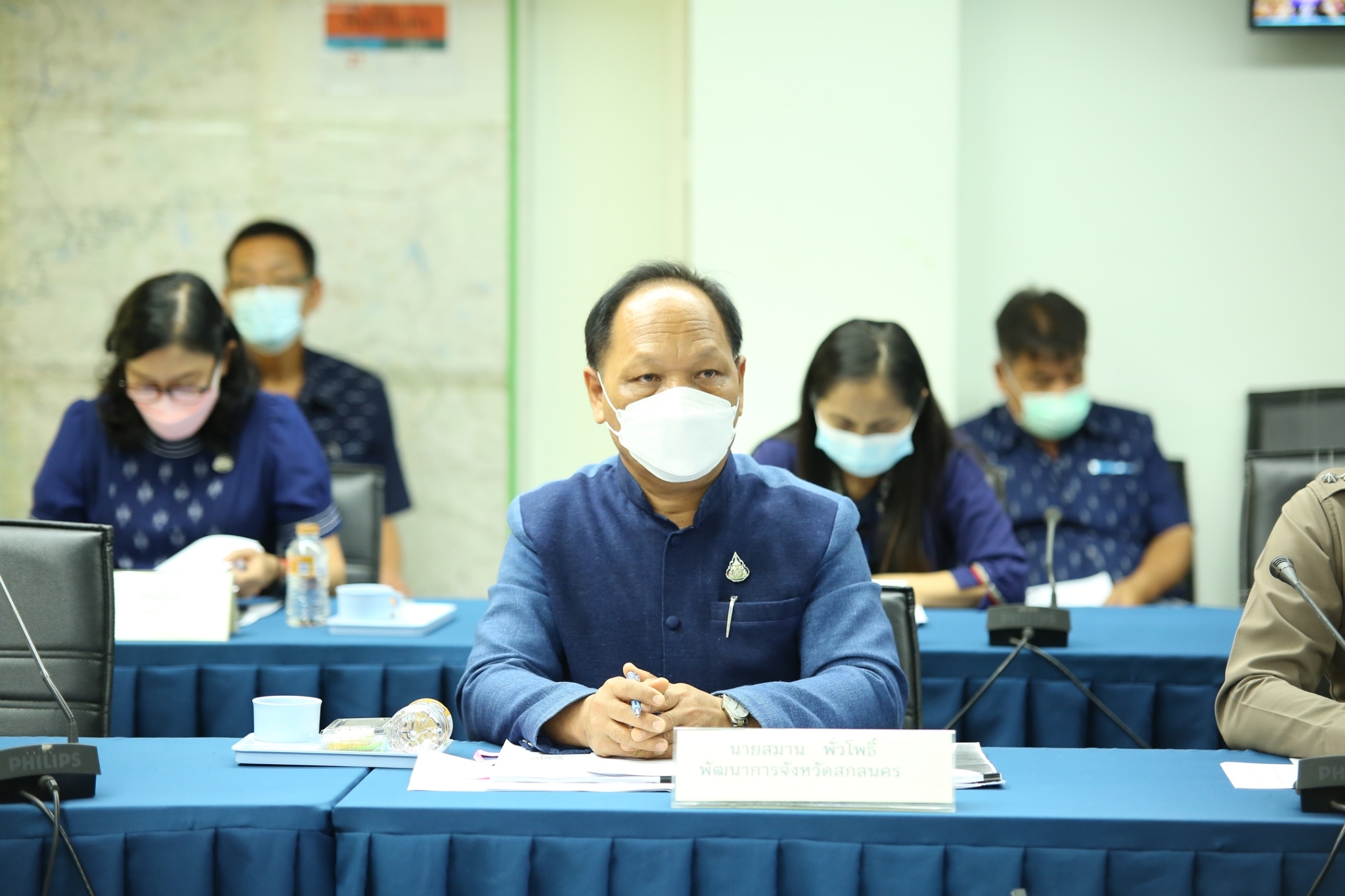 พช.สกลนคร : ร่วมประชุมขับเคลื่อนการขจัดความยากจนและพัฒนาคนทุกช่วงวัยอย่างยั่งยืน ตามหลักปรัชญาของเศรษฐกิจพอเพียง ผ่านระบบวีดีทัศน์ทางไกล (VCS)