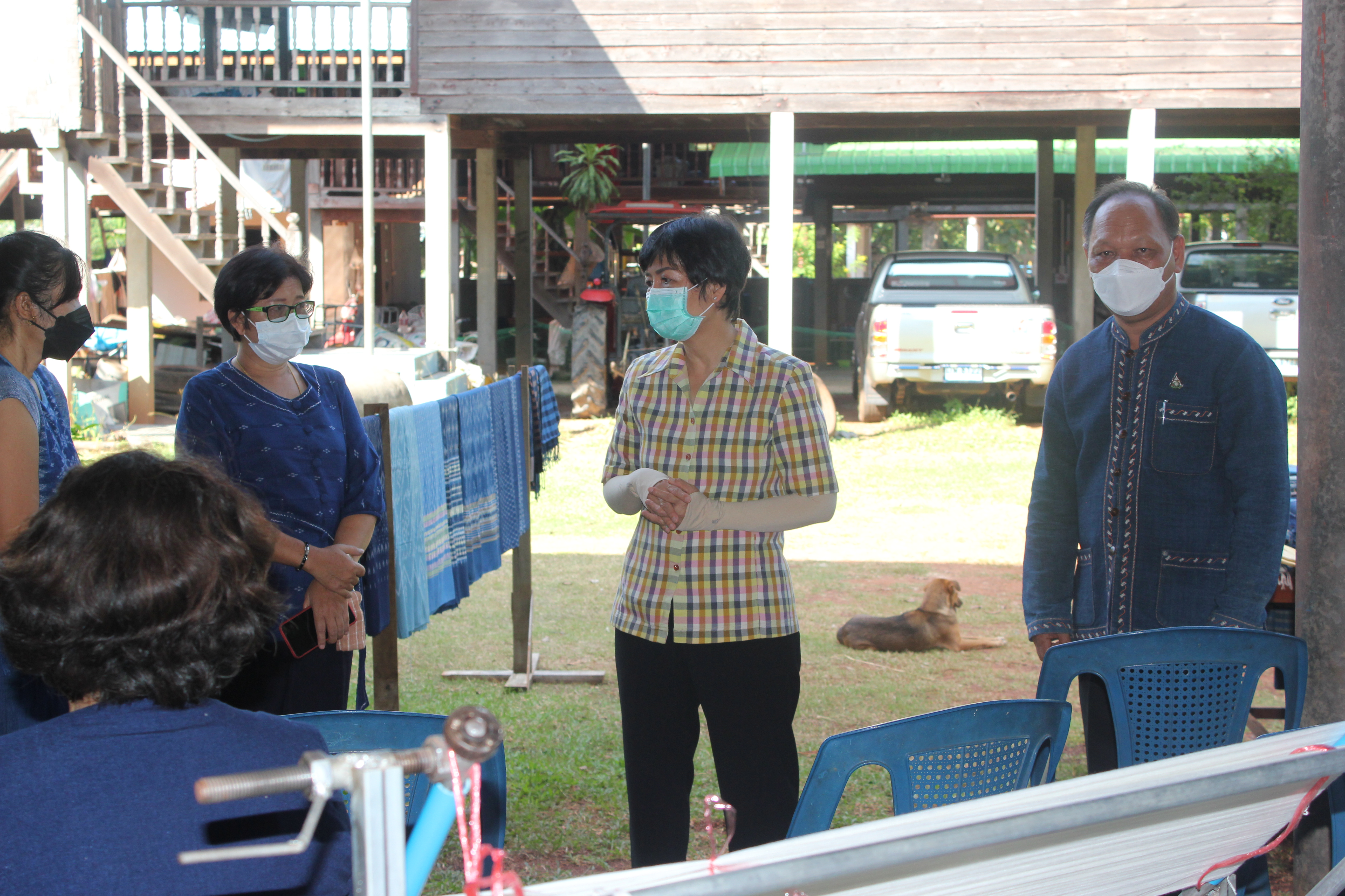 พช.สกลนคร : ผู้ว่าฯ จุรีรัตน์ ลงพื้นที่เยี่ยมชมกิจกรรมงานพัฒนาชุมชน