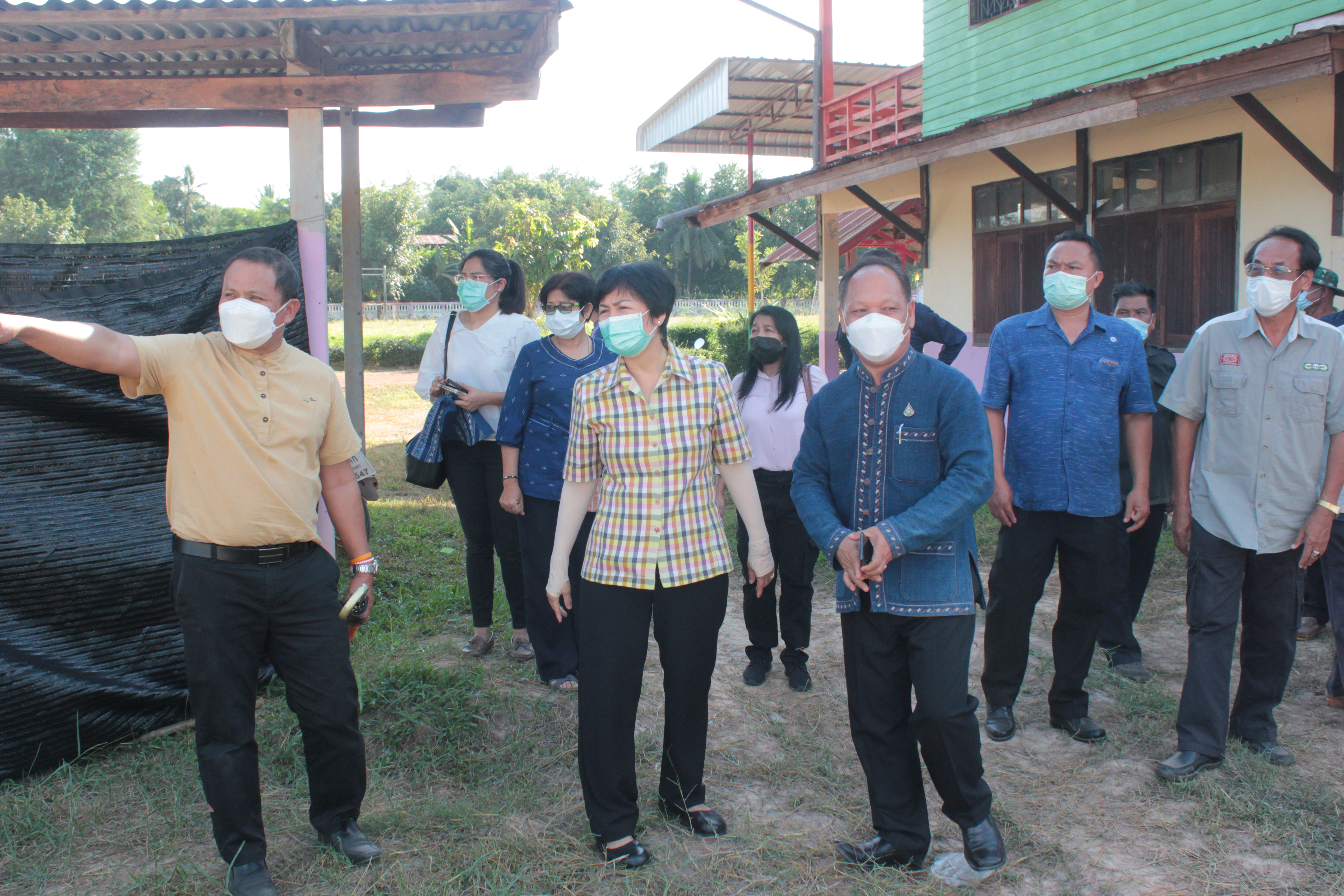 พช.สกลนคร : ผู้ว่าฯ จุรีรัตน์ ลงพื้นที่เยี่ยมชมกิจกรรมงานพัฒนาชุมชน