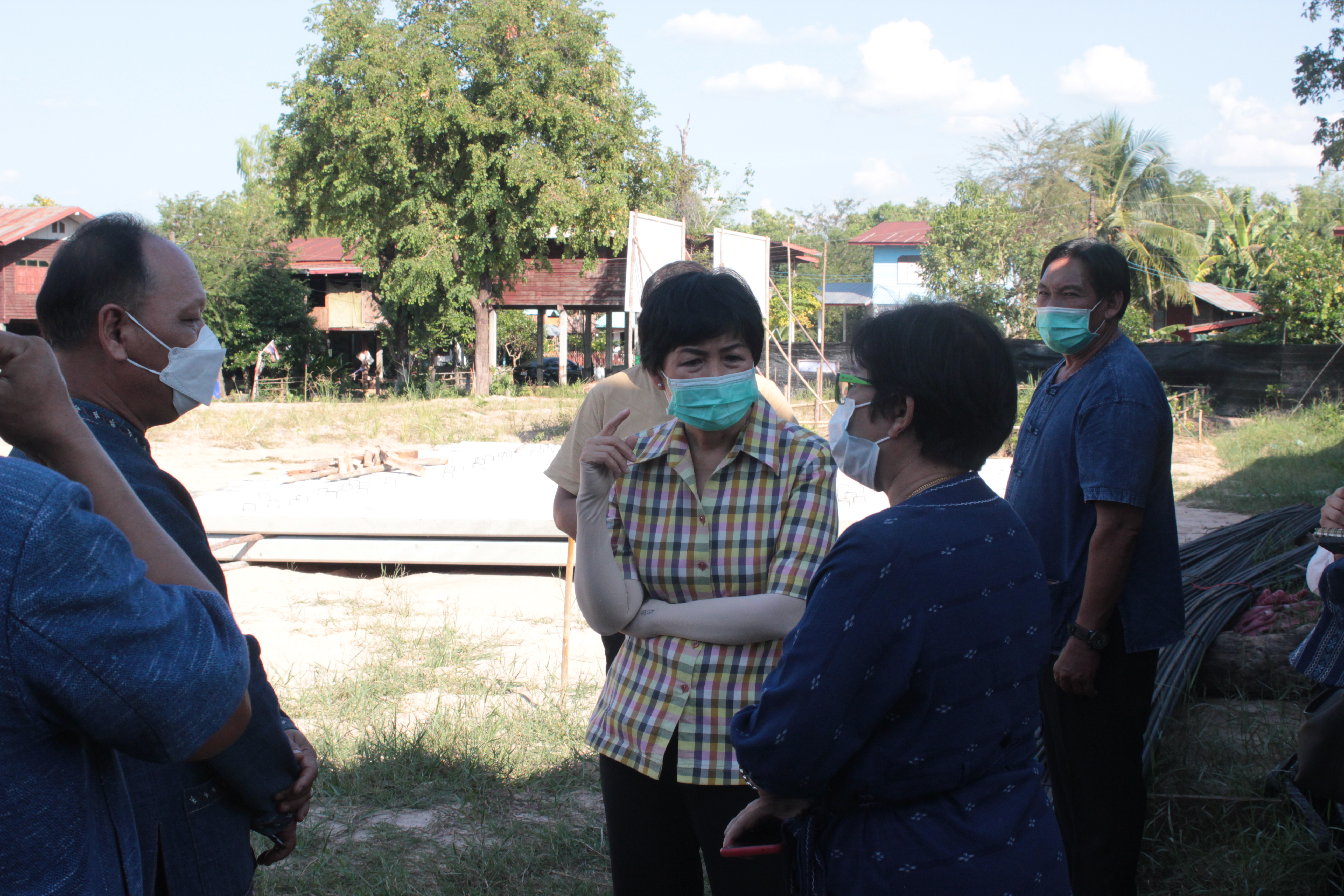 พช.สกลนคร : ผู้ว่าฯ จุรีรัตน์ ลงพื้นที่เยี่ยมชมกิจกรรมงานพัฒนาชุมชน
