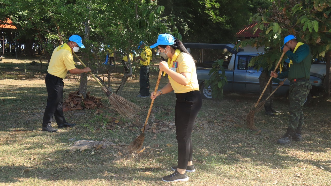 พช.สกลนคร : ผู้ว่าฯ จุรีรัตน์ พาขับเคลื่อนโครงการ “ชาวสกลนคร รักหนองหาร”