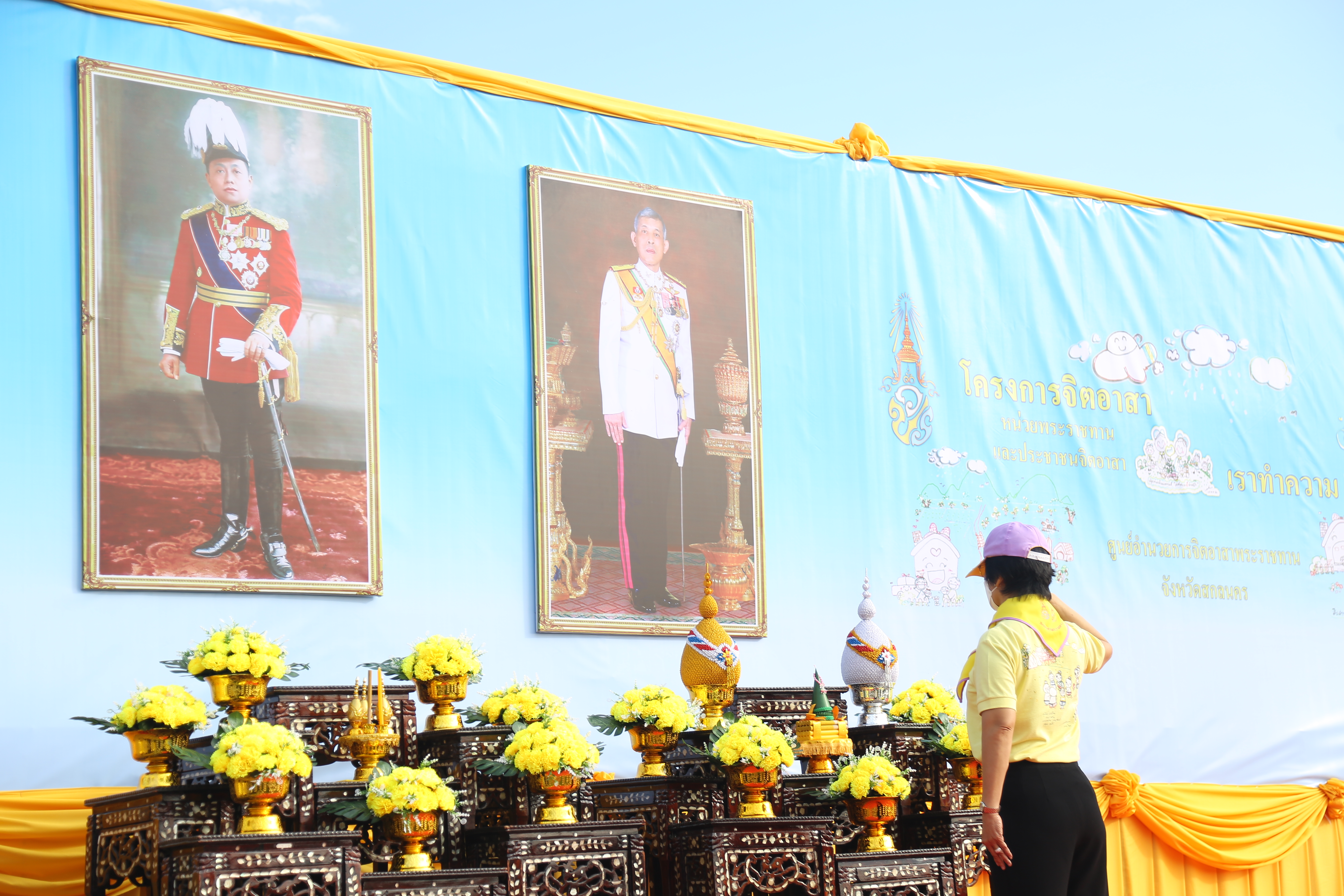 พช.สกลนคร : ผู้ว่าฯ จุรีรัตน์ นำจิตอาสาขับเคลื่อนโครงการ “ชาวสกลนคร รักหนองหาร”