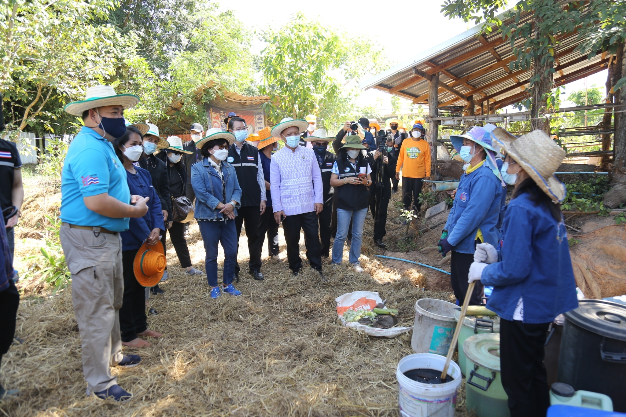 พช.สกลนคร : ที่ปรึกษาประธาน ป.ป.ช. ลงพื้นที่สังเกตการณ์ “โคก หนอง นา โมเดล”