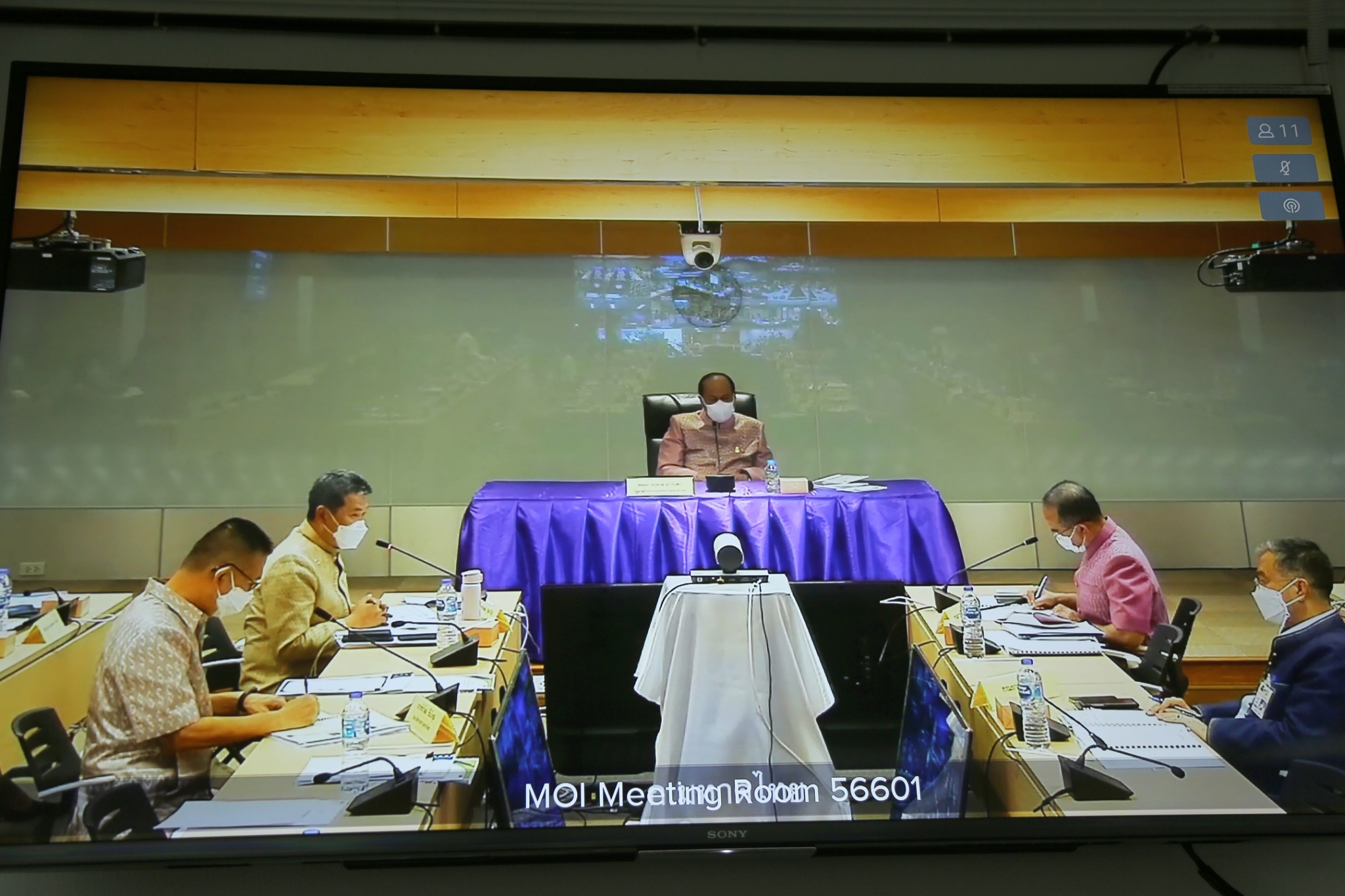 พช.สกลนคร : ร่วมประชุมขับเคลื่อนการขจัดความยากจนและพัฒนาคนทุกช่วงวัยอย่างยั่งยืน ตามหลักปรัชญาของเศรษฐกิจพอเพียง ผ่านระบบวีดีทัศน์ทางไกล (VCS)