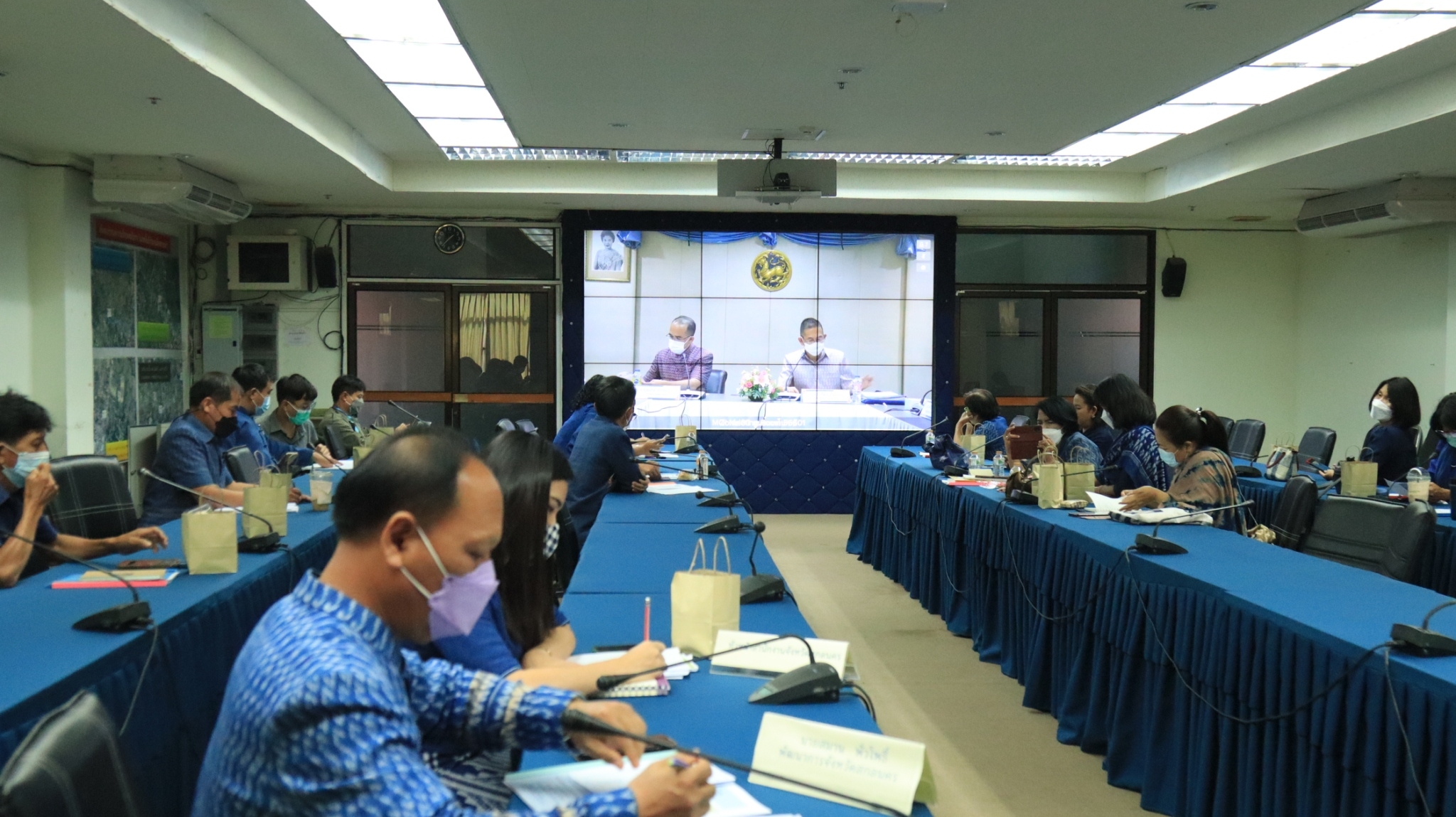 พช.สกลนคร : ร่วมประชุมชี้แจงการขจัดความยากจนและพัฒนาคนทุกช่วงวัยอย่างยั่งยืน ตามหลักปรัชญาของเศรษฐกิจพอเพียง
