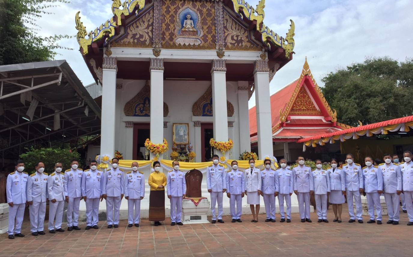 พช. สกลนคร : ร่วมทอดกฐินพระราชทาน กรมการพัฒนาชุมชน