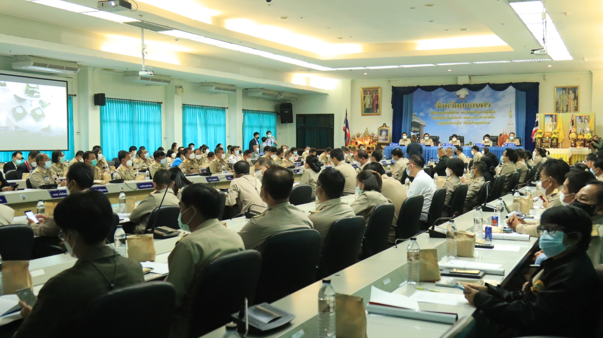 พช.สกลนคร : ร่วมประชุมกรมการจังหวัด ประจำเดือนพฤศจิกายน 2564