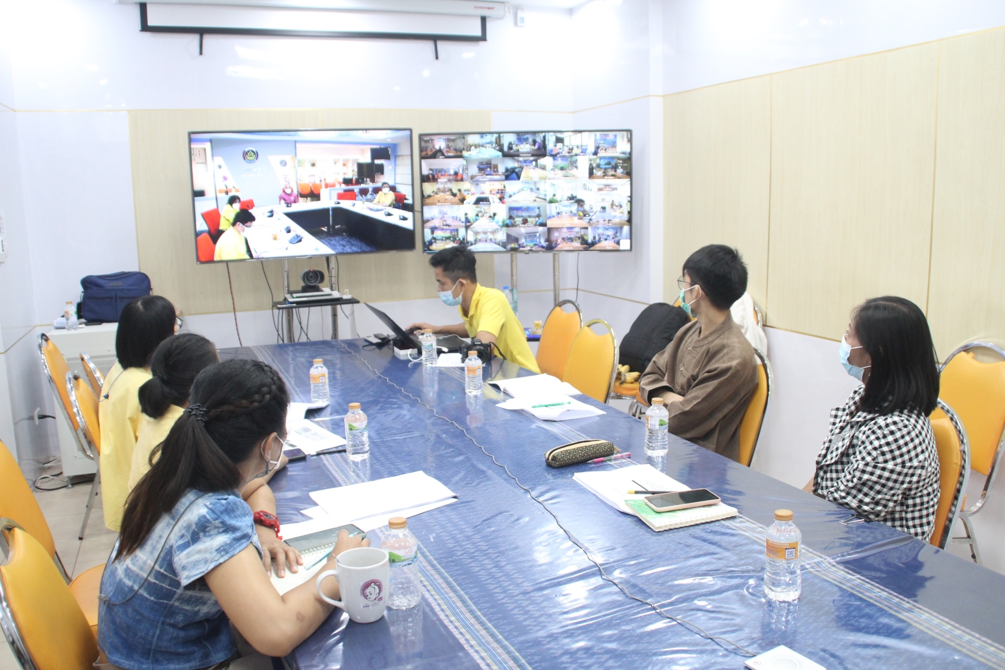 พช.สกลนคร : ร่วมประชุมชี้แจงเร่งรัด กำกับ ติดตามการดำเนินงานกองทุนพัฒนาบทบาทสตรี ผ่านระบบ Conference