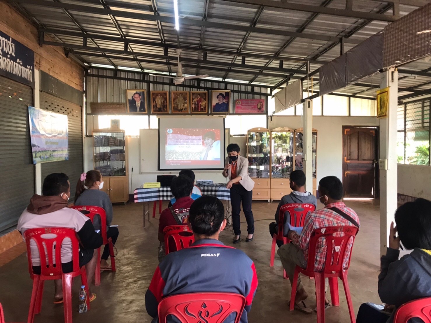 พจ.สกลนคร : บรรยายพิเศษ การดำเนินชีวิตตามหลักปรัชญาของเศรษฐกิจพอเพียง