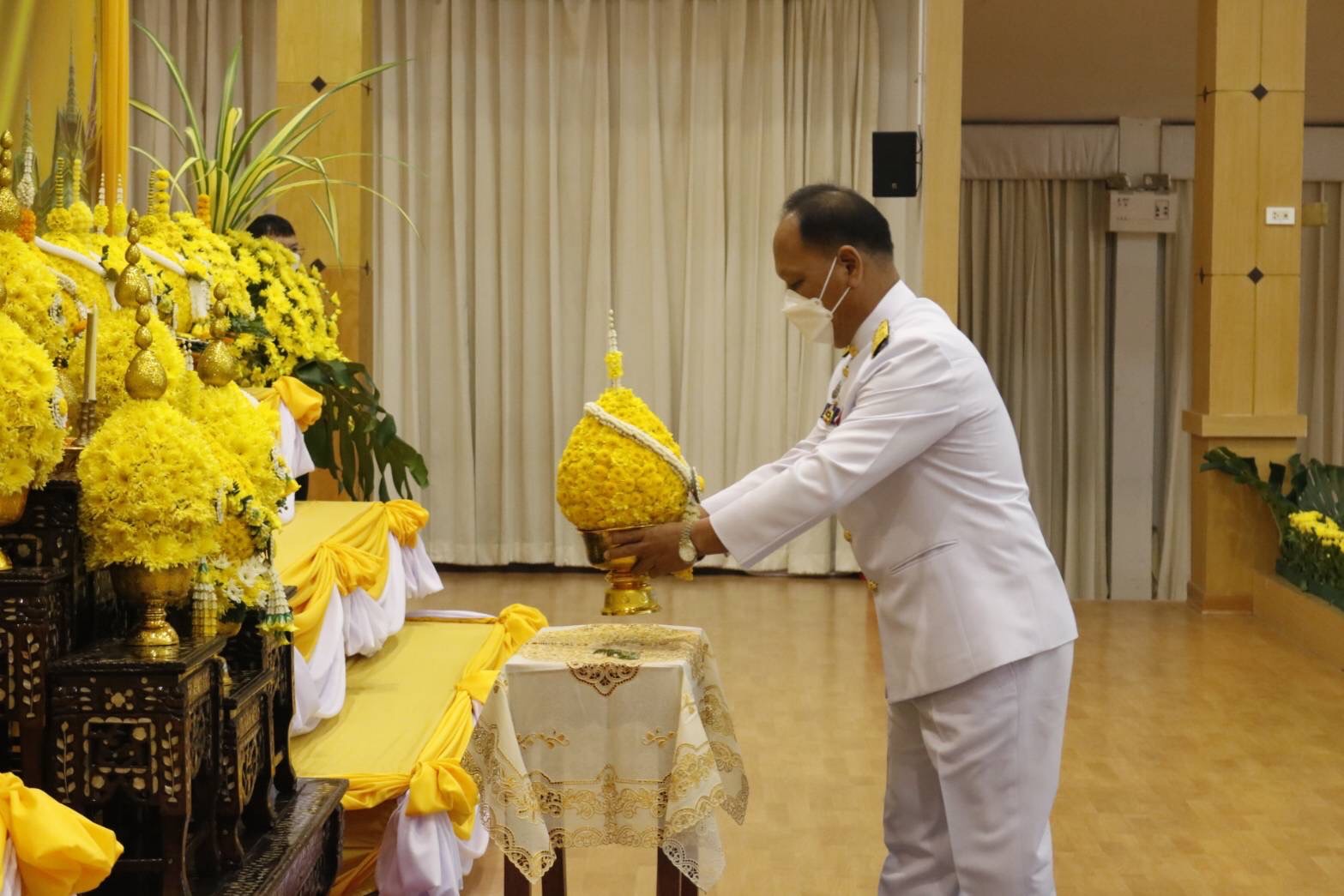 พช.สกลนคร : ผู้ว่าฯ จุรีรัตน์ เป็นประธานพิธีเนื่องในวันคล้ายวันพระบรมราชสมภพ พระบาทสมเด็จพระบรมชนกาธิเบศร มหาภูมิพลอดุลยเดชมหาราช บรมนาถบพิตร