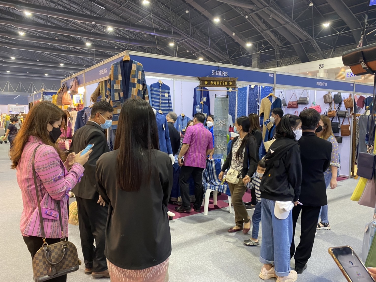พช.สกลนคร : OTOP ไทยสู้ภัยโควิด – 19