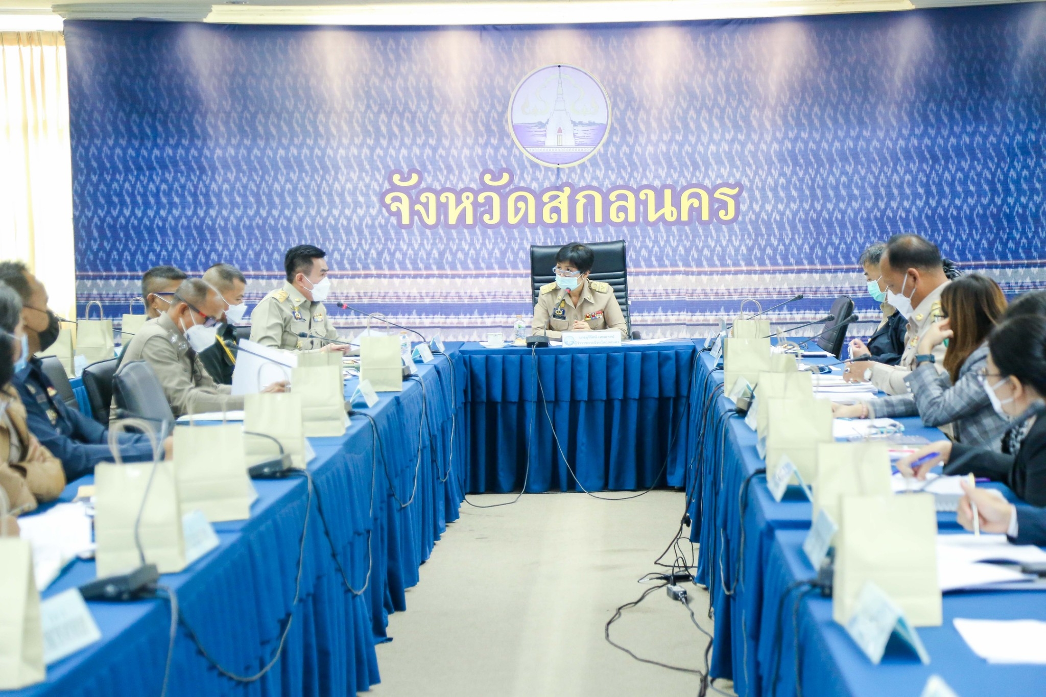 พช.สกลนคร : ผู้ว่าฯ จุรีรัตน์ เป็นประธานประชุมขับเคลื่อนเขตเศรษฐกิจพอเพียง (SEDZ)