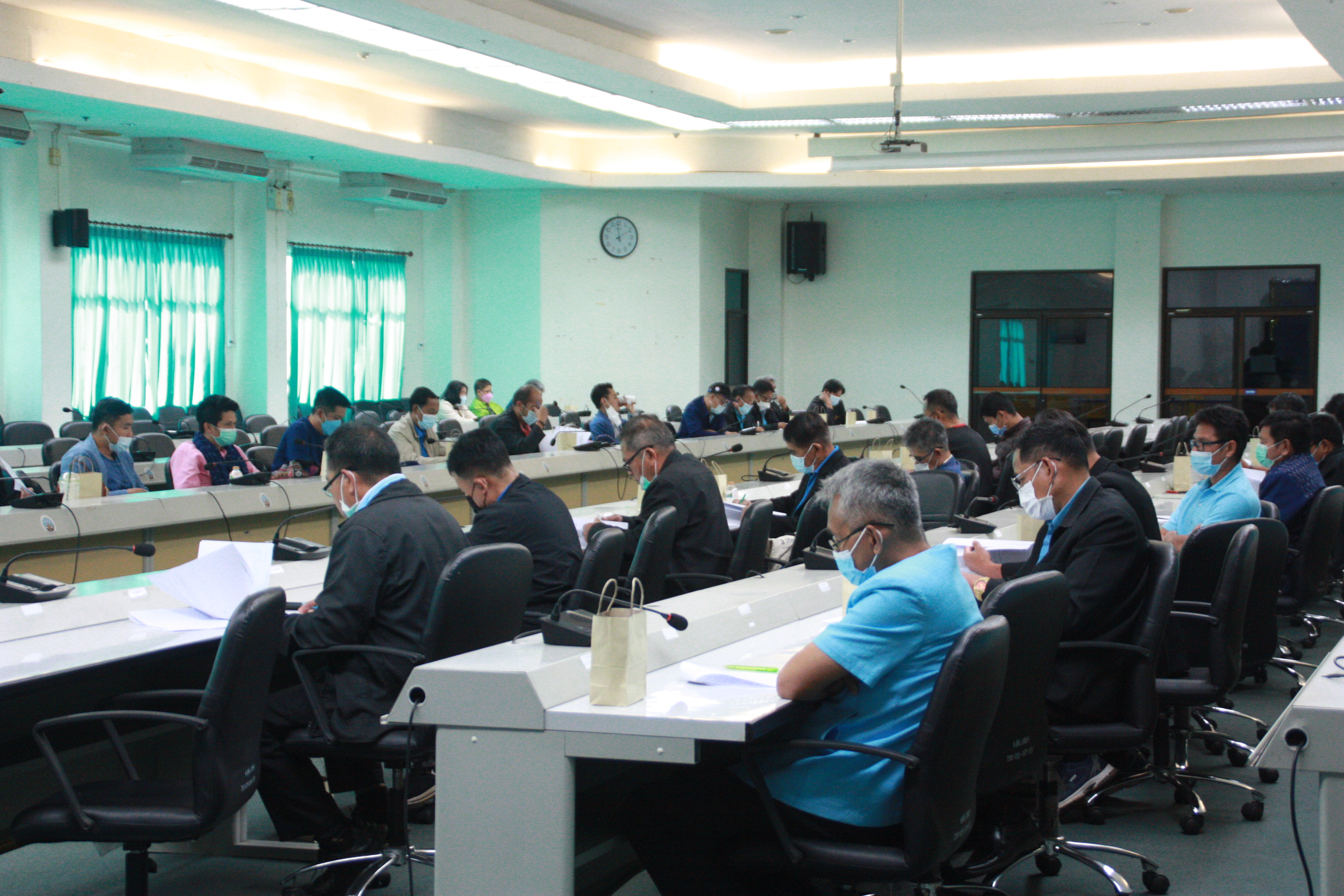 พช.สกลนคร : ประชุมเจ้าหน้าที่พัฒนาชุมชนและคณะกรรมการเครือข่ายกองทุนแม่ของแผ่นดินจังหวัดสกลนคร ครั้งที่ 4/2564