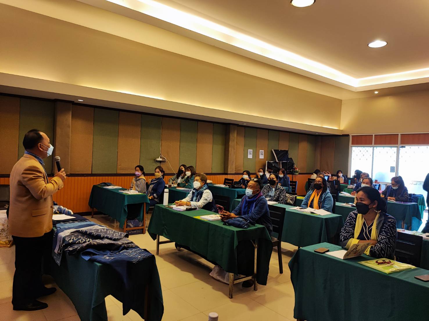 พจ. สกลนคร : เป็นประธานเปิดการประชุมเชิงปฏิบัติการเพื่อพัฒนาศักยภาพผู้ประกอบการสู่ยุค 4.0 รุ่นที่ 2 พร้อมบรรยายพิเศษ