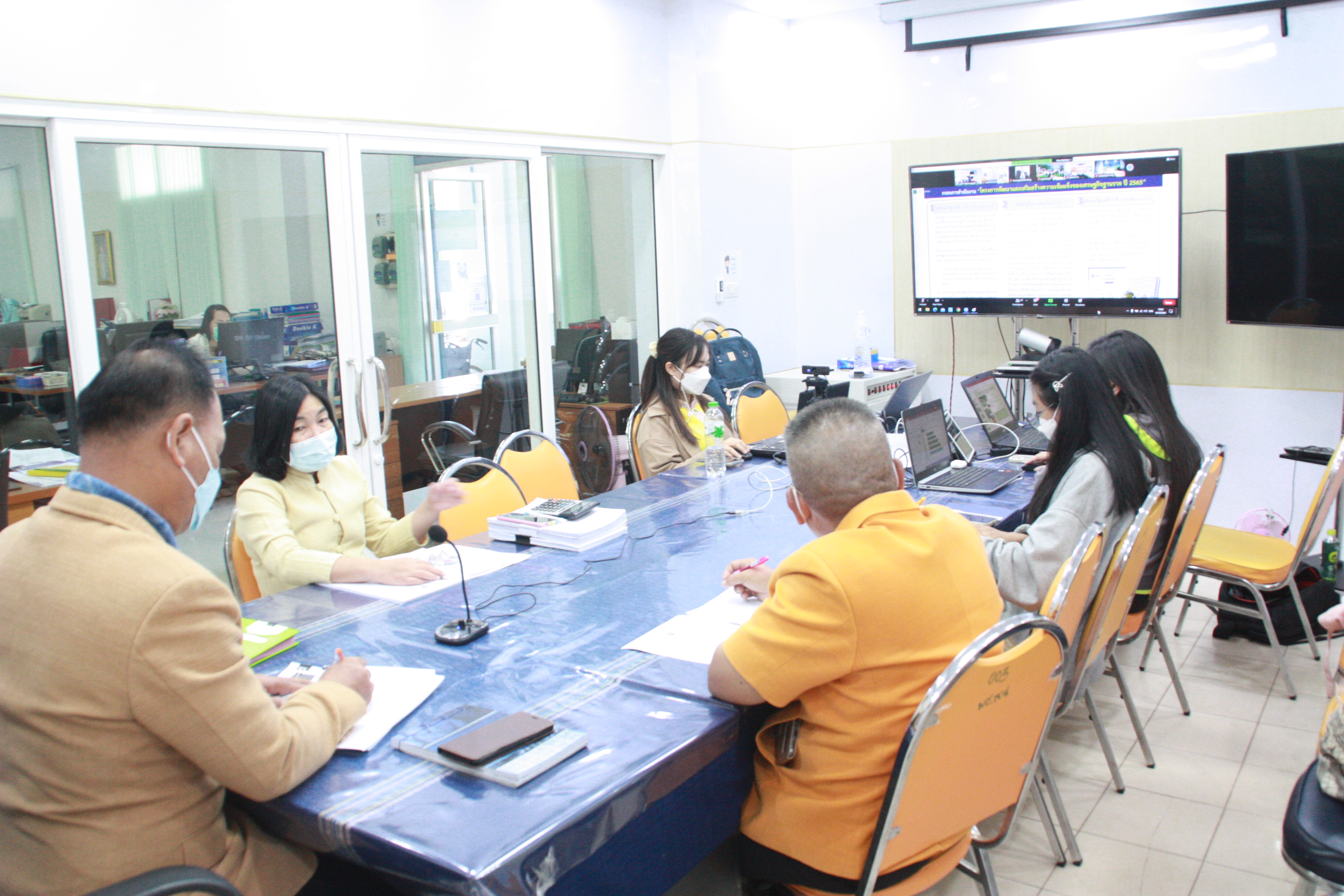 พช.สกลนคร : ร่วมประชุมซักซ้อมการเสนอโครงการพัฒนาและเสริมสร้างความเข้มแข็งของเศรษฐกิจฐานราก ปี 2565 ผ่านระบบ ZOOM