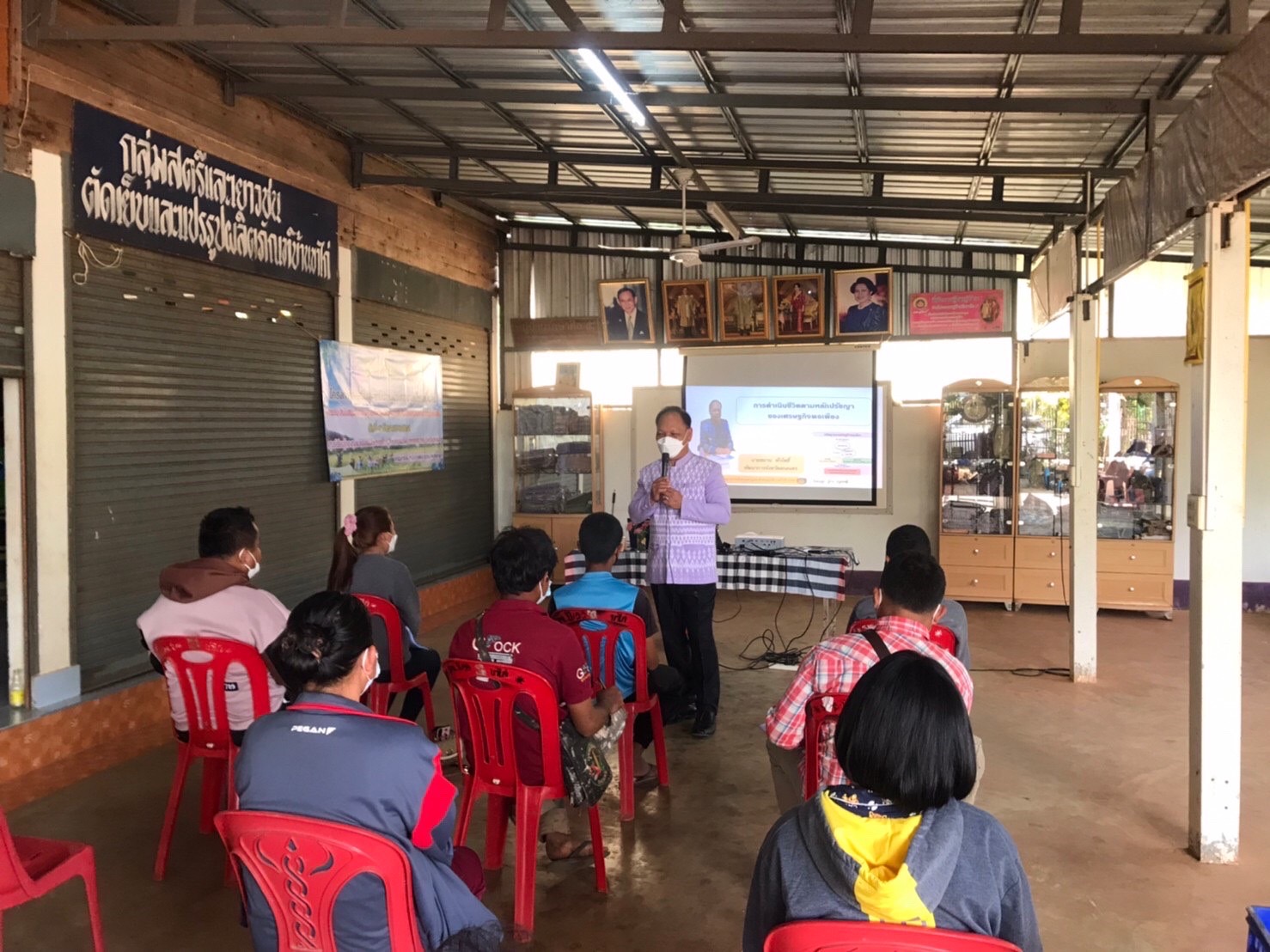 พจ.สกลนคร : บรรยายพิเศษ การดำเนินชีวิตตามหลักปรัชญาของเศรษฐกิจพอเพียง