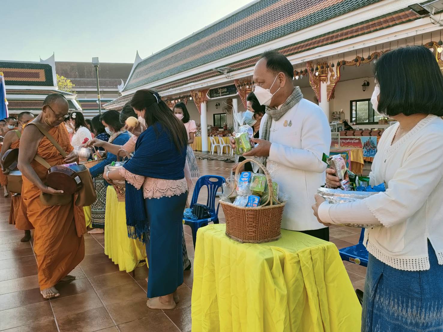 พช.สกลนคร : ผู้ว่าฯ จุรีรัตน์ เป็นประธานพิธีทำบุญตักบาตรเฉลิมพระเกียรติ เนื่องในวันคล้ายวันประสูติ สมเด็จพระเจ้าลูกเธอ เจ้าฟ้าพัชรกิติยาภา นเรนทิราเทพยวดี กรมหลวงราชสาริณีสิริพัชร มหาวัชรราชธิดา