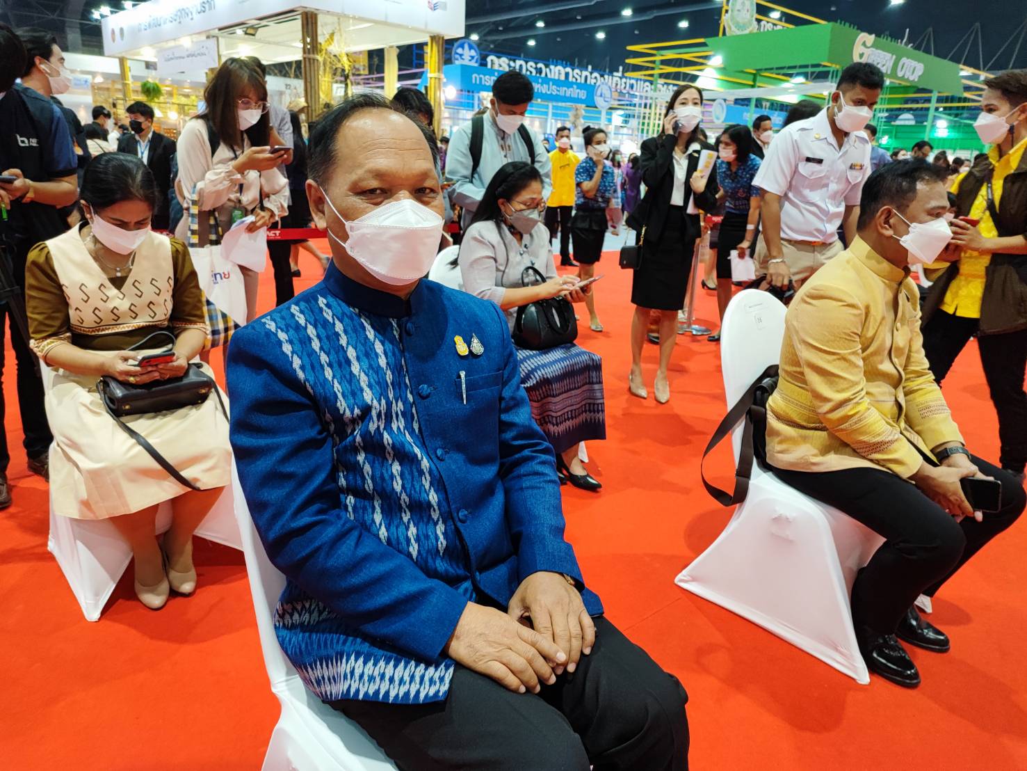 พช.สกลนคร : มท. 2 เปิดงาน OTOP ไทยสู้ภัยโควิด – 19