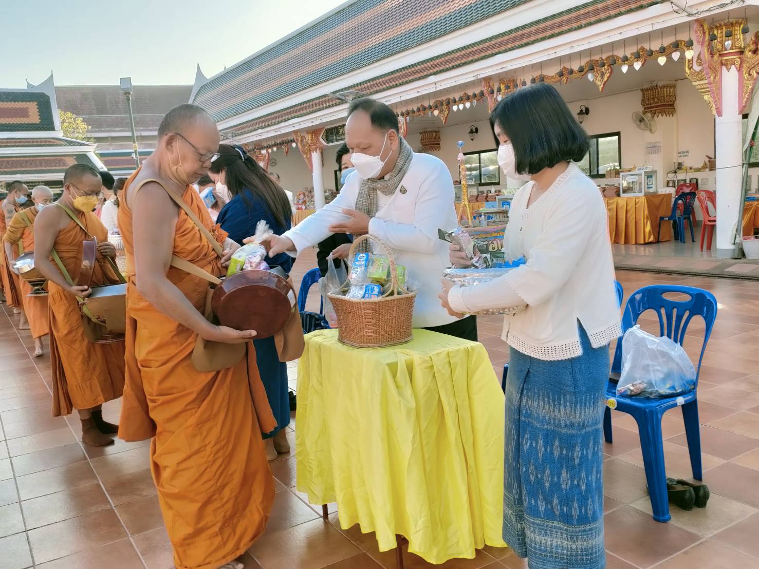 พช.สกลนคร : ผู้ว่าฯ จุรีรัตน์ เป็นประธานพิธีทำบุญตักบาตรเฉลิมพระเกียรติ เนื่องในวันคล้ายวันประสูติ สมเด็จพระเจ้าลูกเธอ เจ้าฟ้าพัชรกิติยาภา นเรนทิราเทพยวดี กรมหลวงราชสาริณีสิริพัชร มหาวัชรราชธิดา