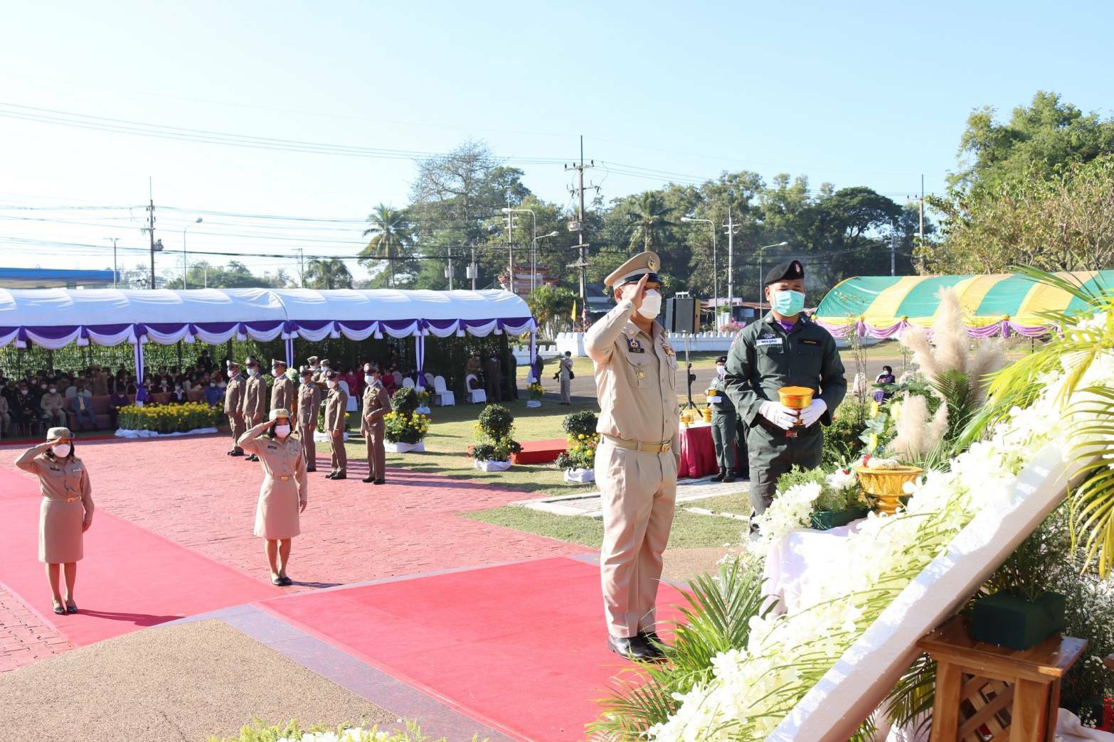 พจ.สกลนคร : ร่วมพิธีวางพวงมาลัยอนุสาวรีย์พระศรีสกุลวงศ์ เนื่องในวันคล้ายวันสถาปนาค่ายศรีสกุลวงศ์ ครบรอบปีที่ 32