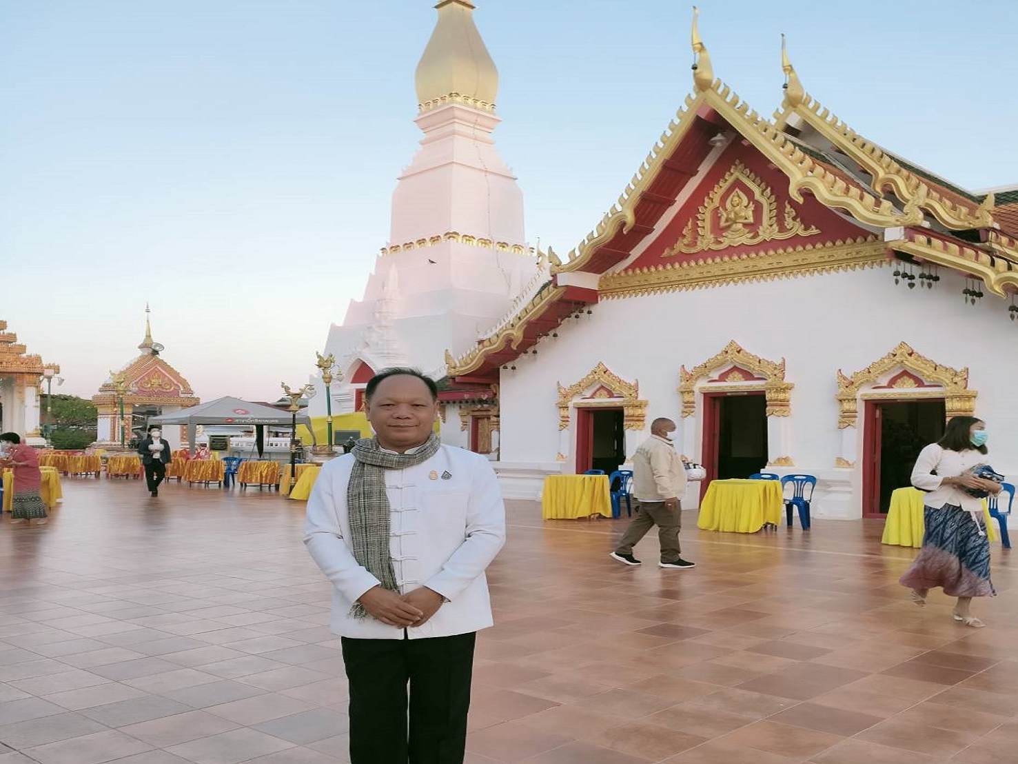 พช.สกลนคร : ผู้ว่าฯ จุรีรัตน์ เป็นประธานพิธีทำบุญตักบาตรเฉลิมพระเกียรติ เนื่องในวันคล้ายวันประสูติ สมเด็จพระเจ้าลูกเธอ เจ้าฟ้าพัชรกิติยาภา นเรนทิราเทพยวดี กรมหลวงราชสาริณีสิริพัชร มหาวัชรราชธิดา