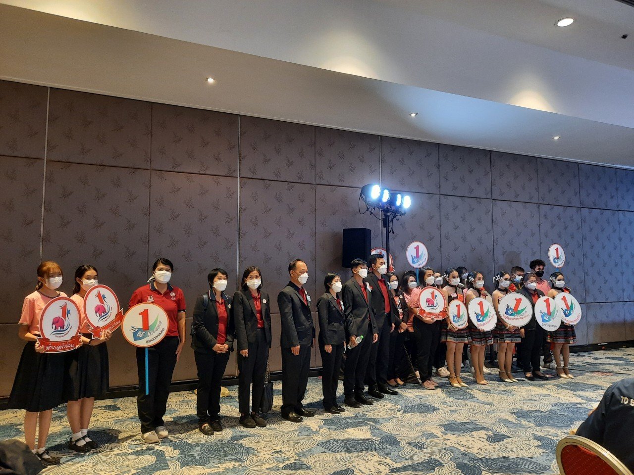 พช.สกลนคร : รองฯ วิฑูรย์ นำทีมสกลนคร ร่วมมหกรรมรวมพลสมาชิก TO BE NUMBER ONE ประจำปี 2564
