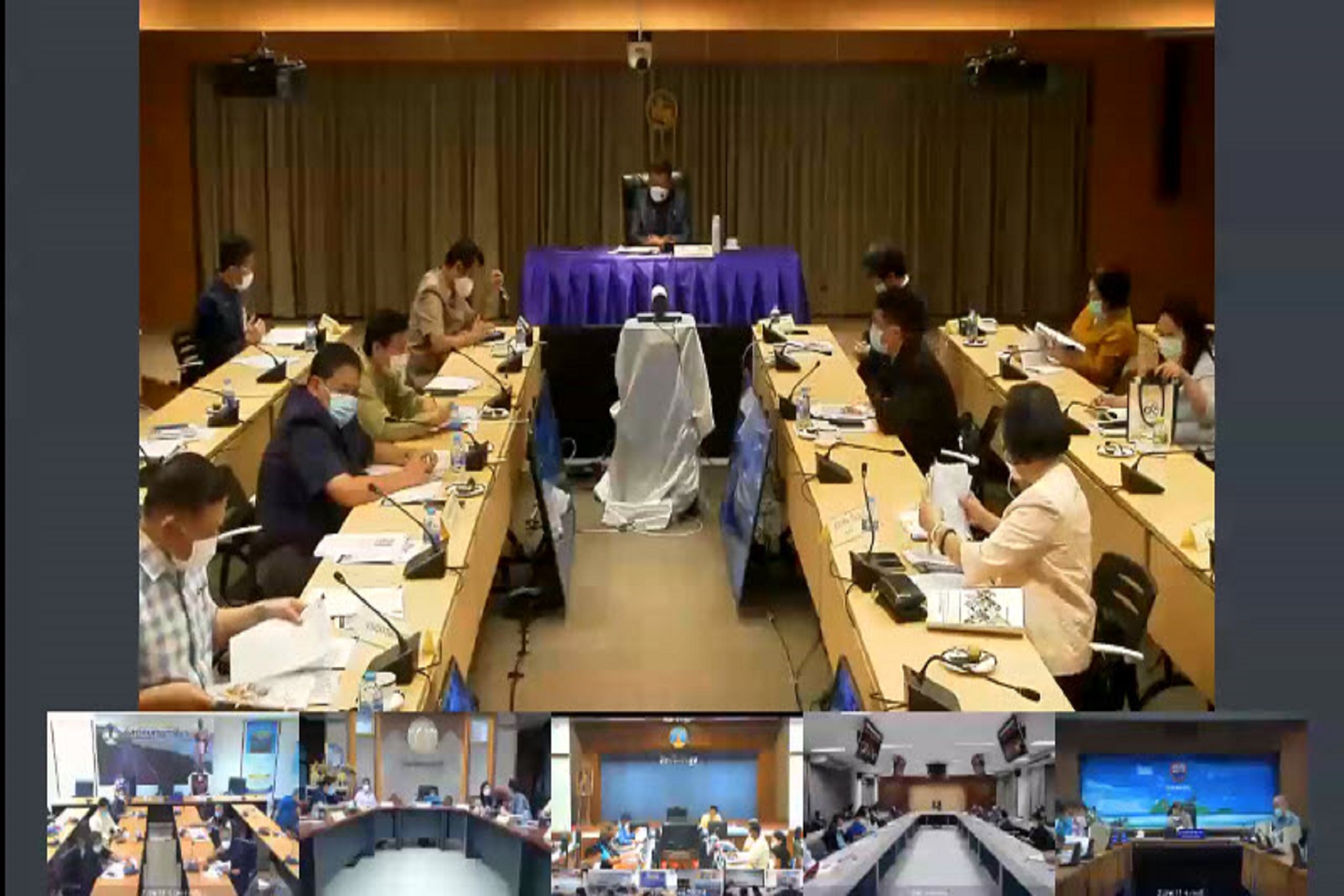 พจ.สกลนคร : ร่วมประชุมรับฟังชี้แจงแนวทางโครงการพัฒนาและเสริมสร้างความเข็มแข็งของเศรษฐกิจฐานราก ปี 2565