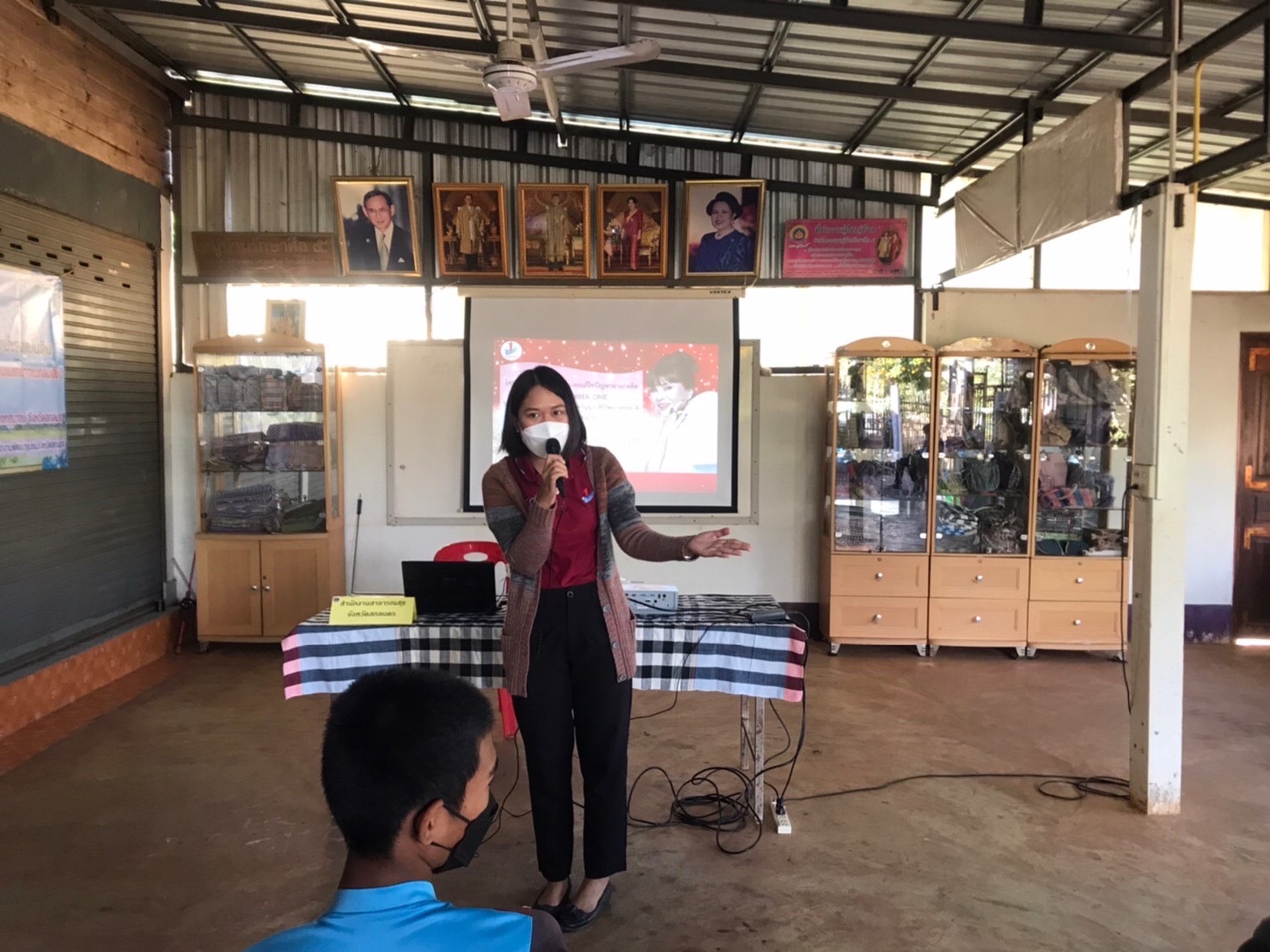 พจ.สกลนคร : บรรยายพิเศษ การดำเนินชีวิตตามหลักปรัชญาของเศรษฐกิจพอเพียง