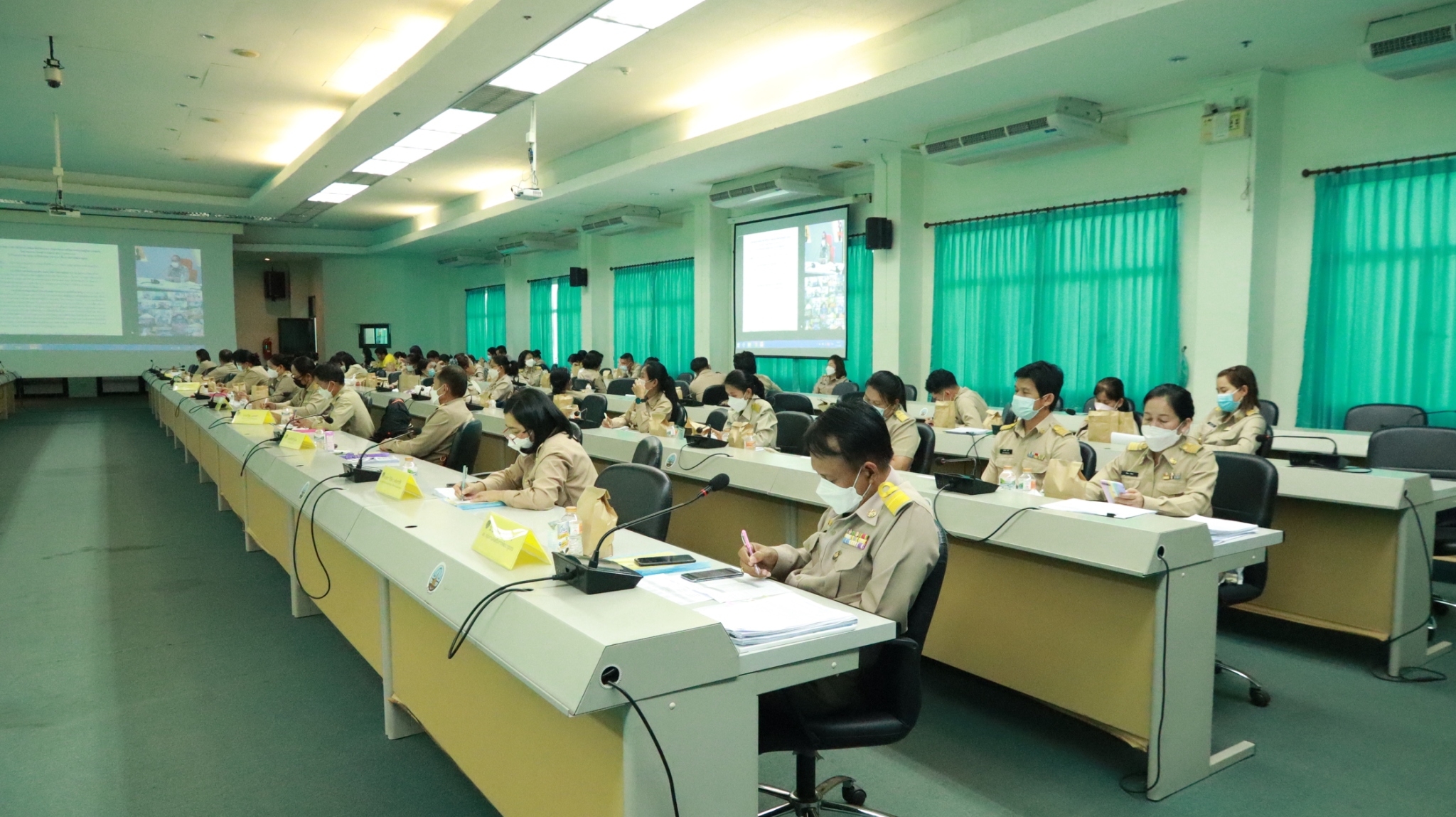 พช.สกลนคร : ร่วมประชุมชี้แจงการดำเนินงาน “โคก หนอง นา โมเดล” ผ่านระบบ Conference