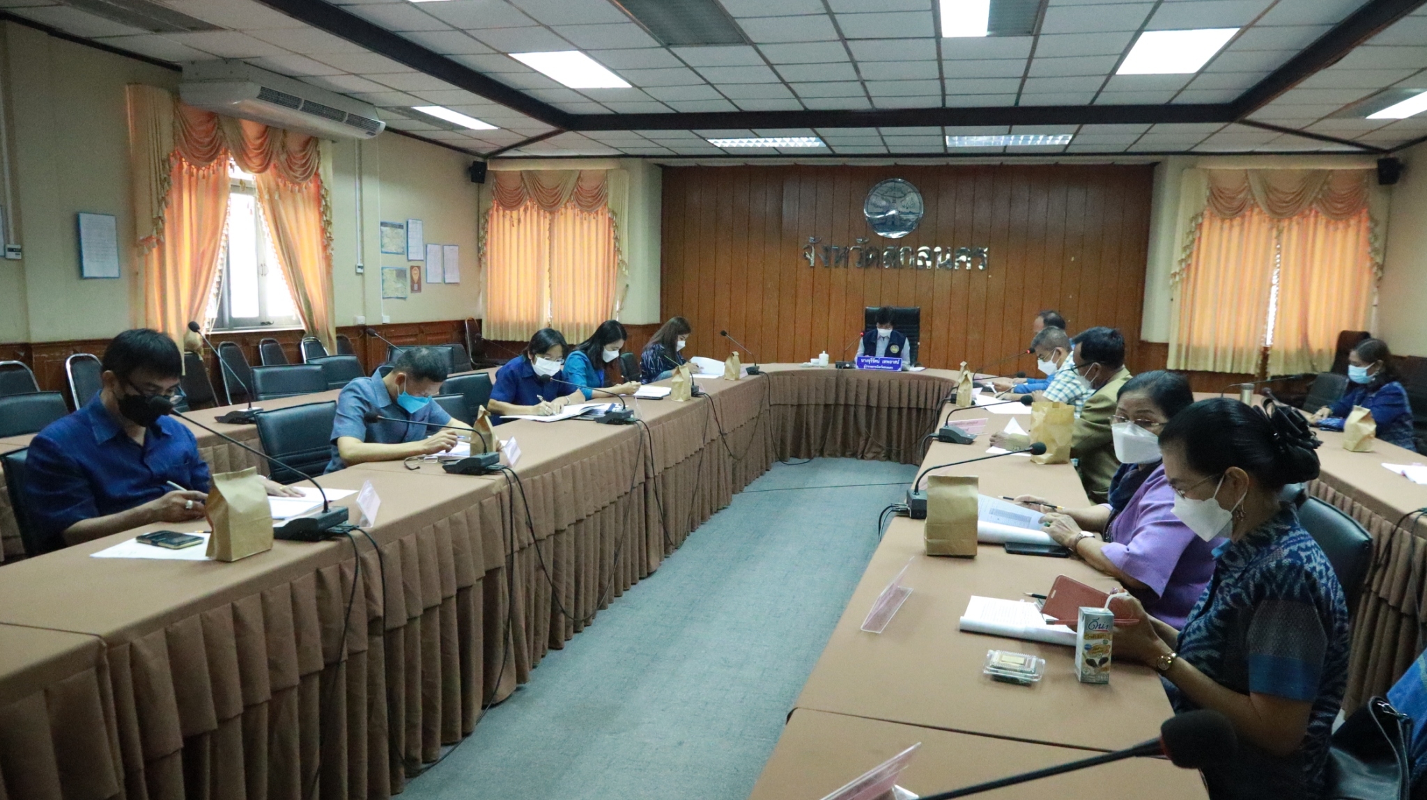 พช.สกลนคร : ผู้ว่าฯ จุรีรัตน์ เป็นประธานการประชุมคณะอนุฯ กองทุนพัฒนาบทบาทสตรี ครั้งที่ 1/2565