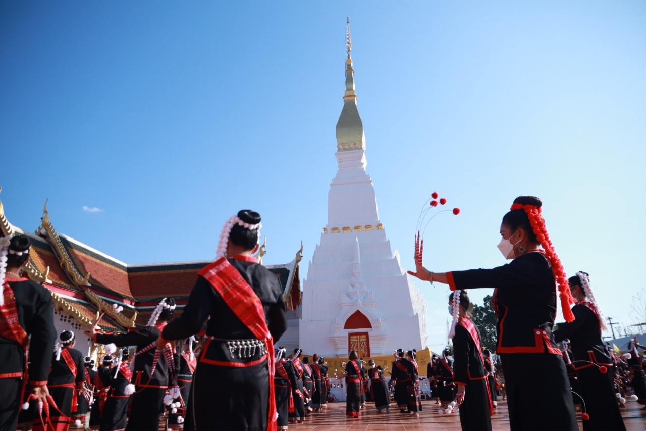 พลเอก ธนะศักดิ์ ปฏิมาประกร เปิดงาน “นมัสกาลองค์พระธาตุเชิงชุม”